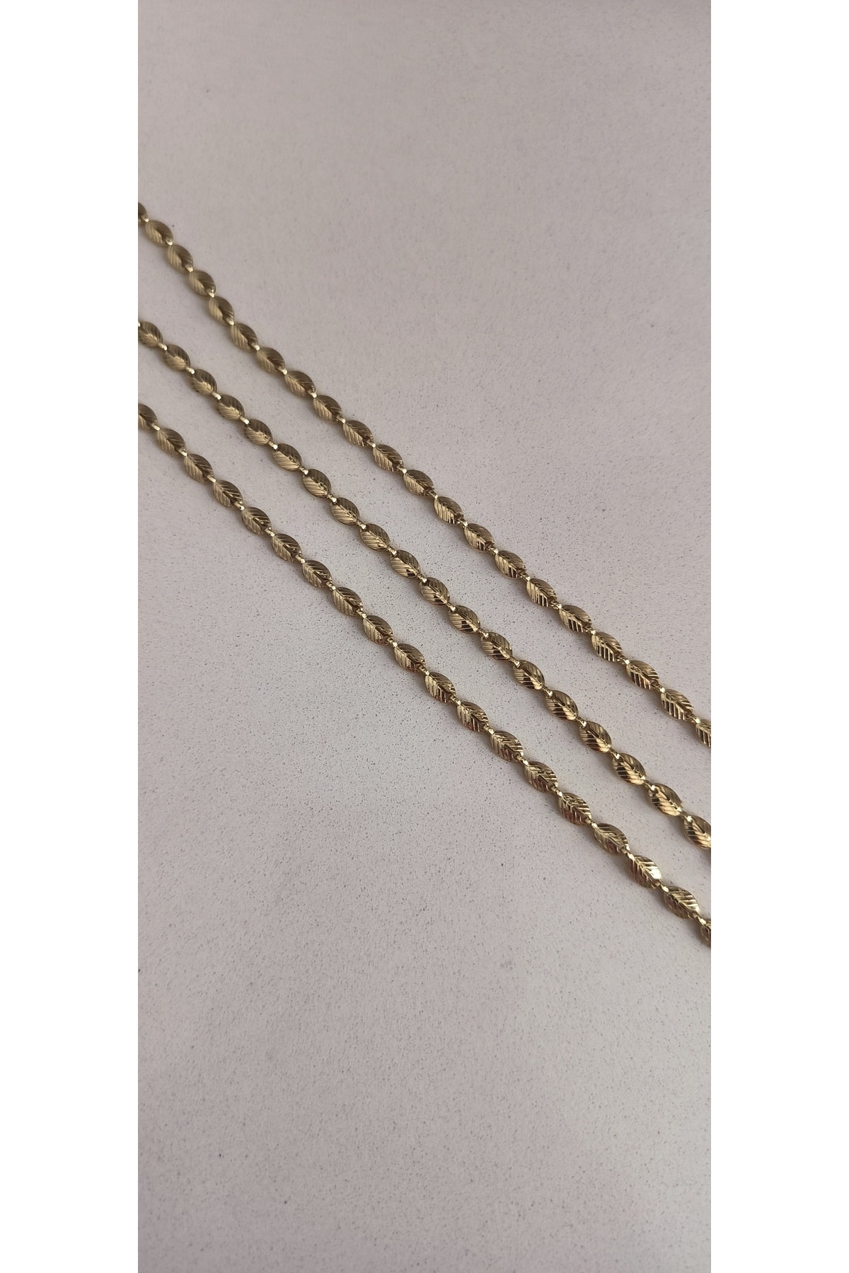 Yaprak Desenli Model Set Kararmaz 14K Rengindedir Kolye 50cm Bileklik 19cm