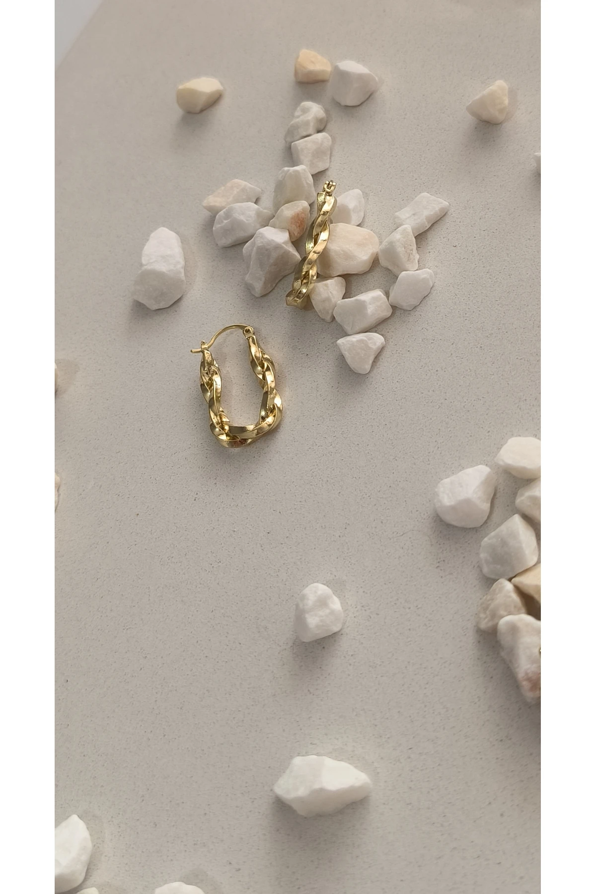 Vip Oval Burgu Model Küpe Kararmaz 14K Rengindedir