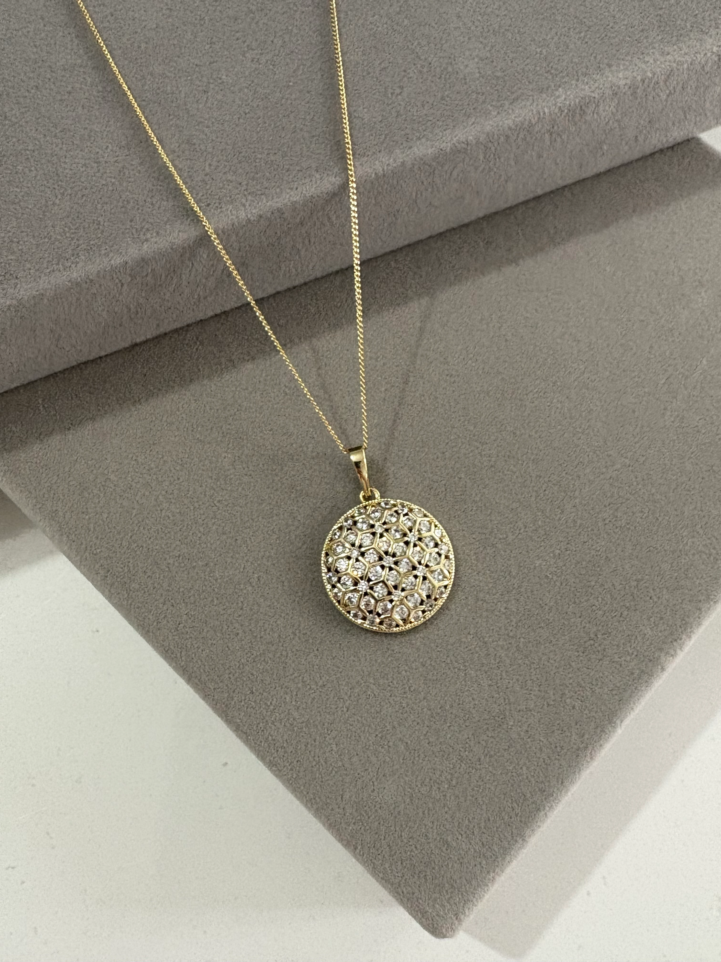 14K Renginde Göz Kamaştıran Mozaik Kolye