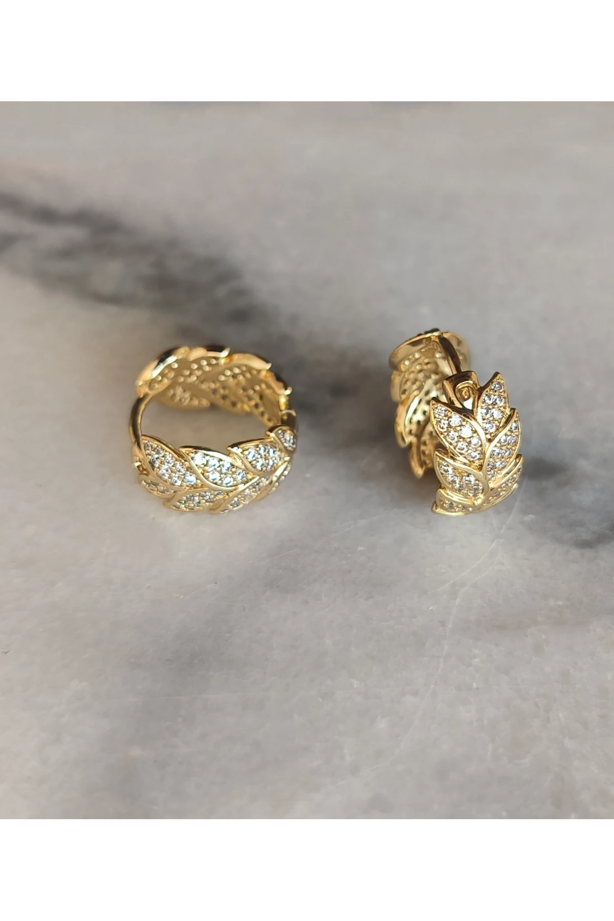 Altın Kaplama Yaprak Model Halka Küpe Kararmaz 14K Rengindedir