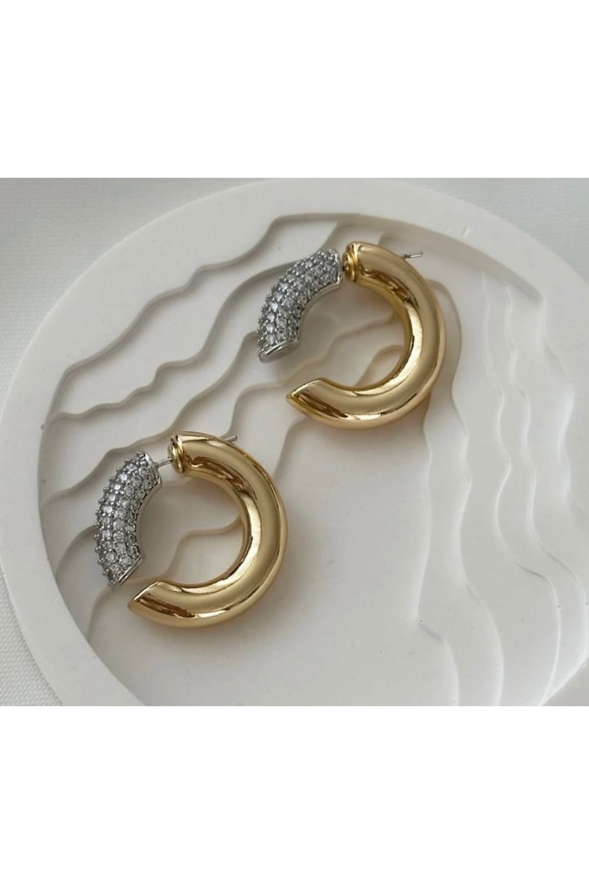 Altın Kaplama İki Renk Çift Taraflı Küpe Kararmaz 14K Rengindedir 2.5cm