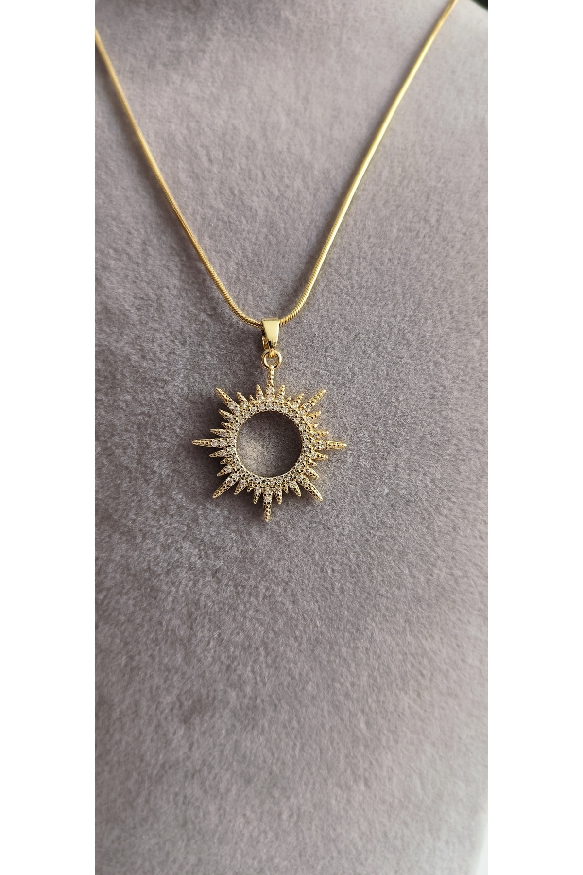 Çelik Gold Renk Zirkon Taşlı Güneş Model Kolye 45cm