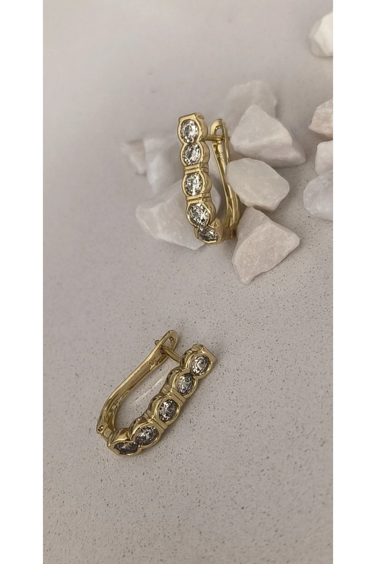 Vip Suyolu Oval Model Küpe Kararmaz 14K Rengindedir