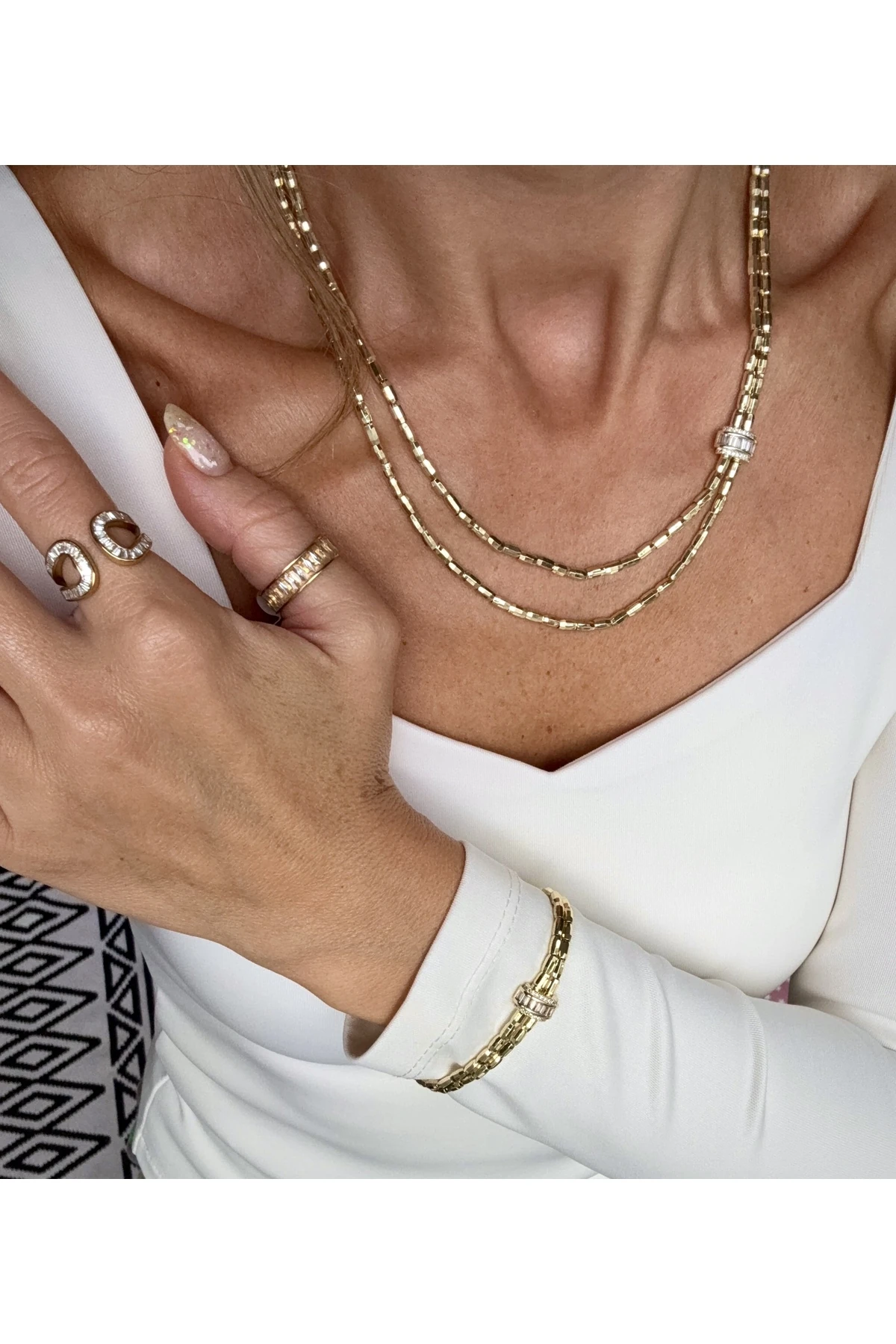 Seri İkili Lazer Kesim Plaka Baget Taşlı Kolye Kararmaz 14K Rengindedir 42 + 5 cm