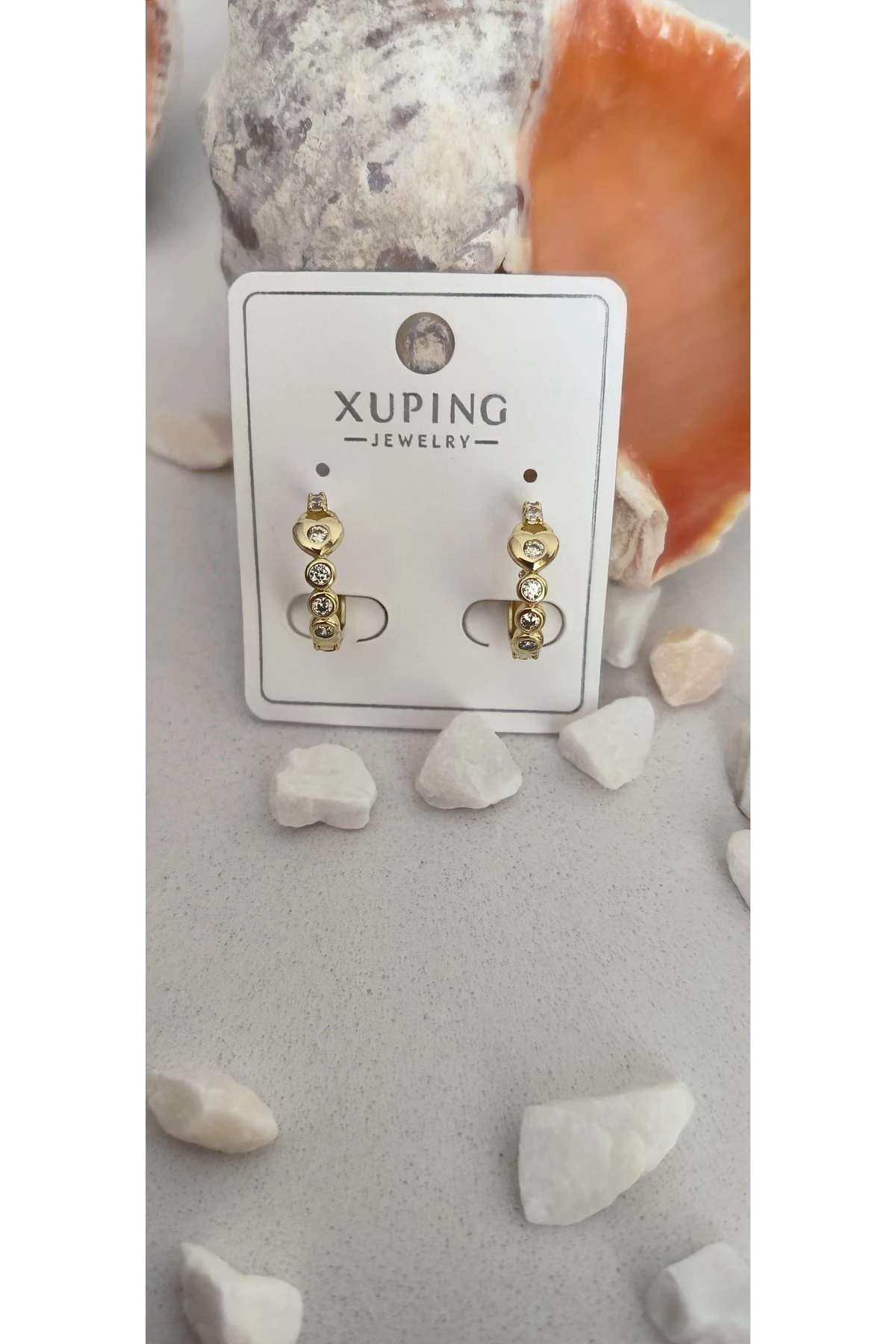 Altın Kaplama İnce Yarım Su Yolu Kalp Detaylı Küpe Kararmaz 14K Rengindedir