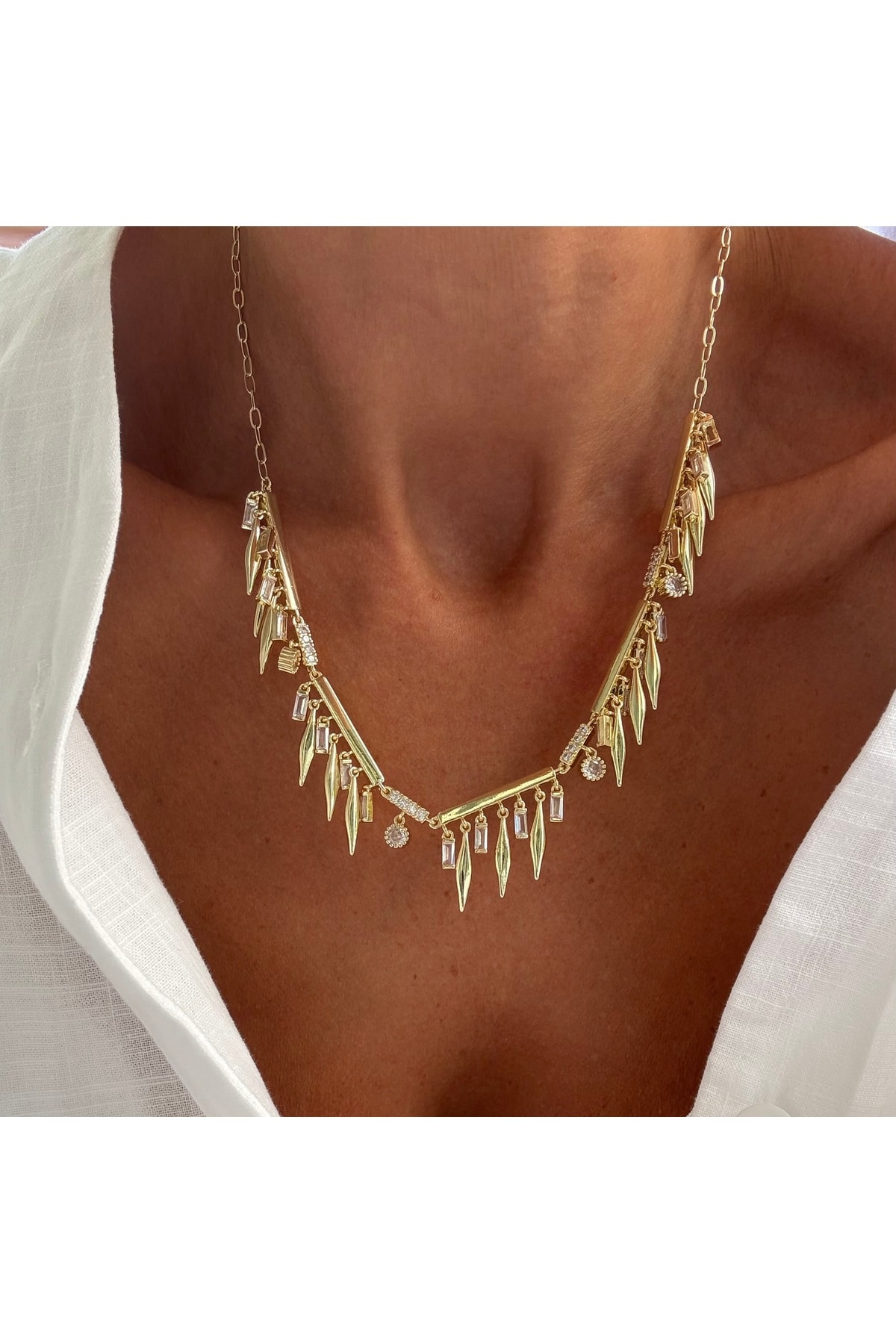 Altın Kaplama Tasarım Charmlı Kristal Taşlı Kolye Kararmaz 14K Rengindedir 50cm ayarlanabilir