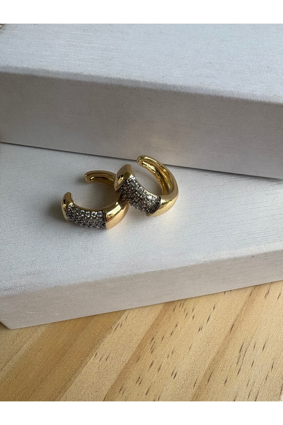 Altın Kaplama Bombeli Yarım Suyolu Çift Renk Ear Cuff Küpe
