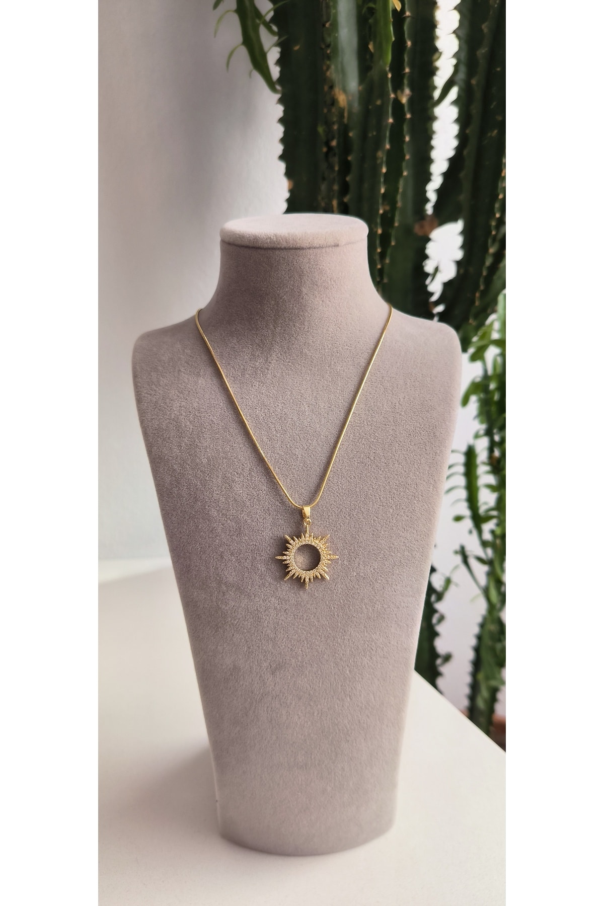 Çelik Gold Renk Zirkon Taşlı Güneş Model Kolye 45cm