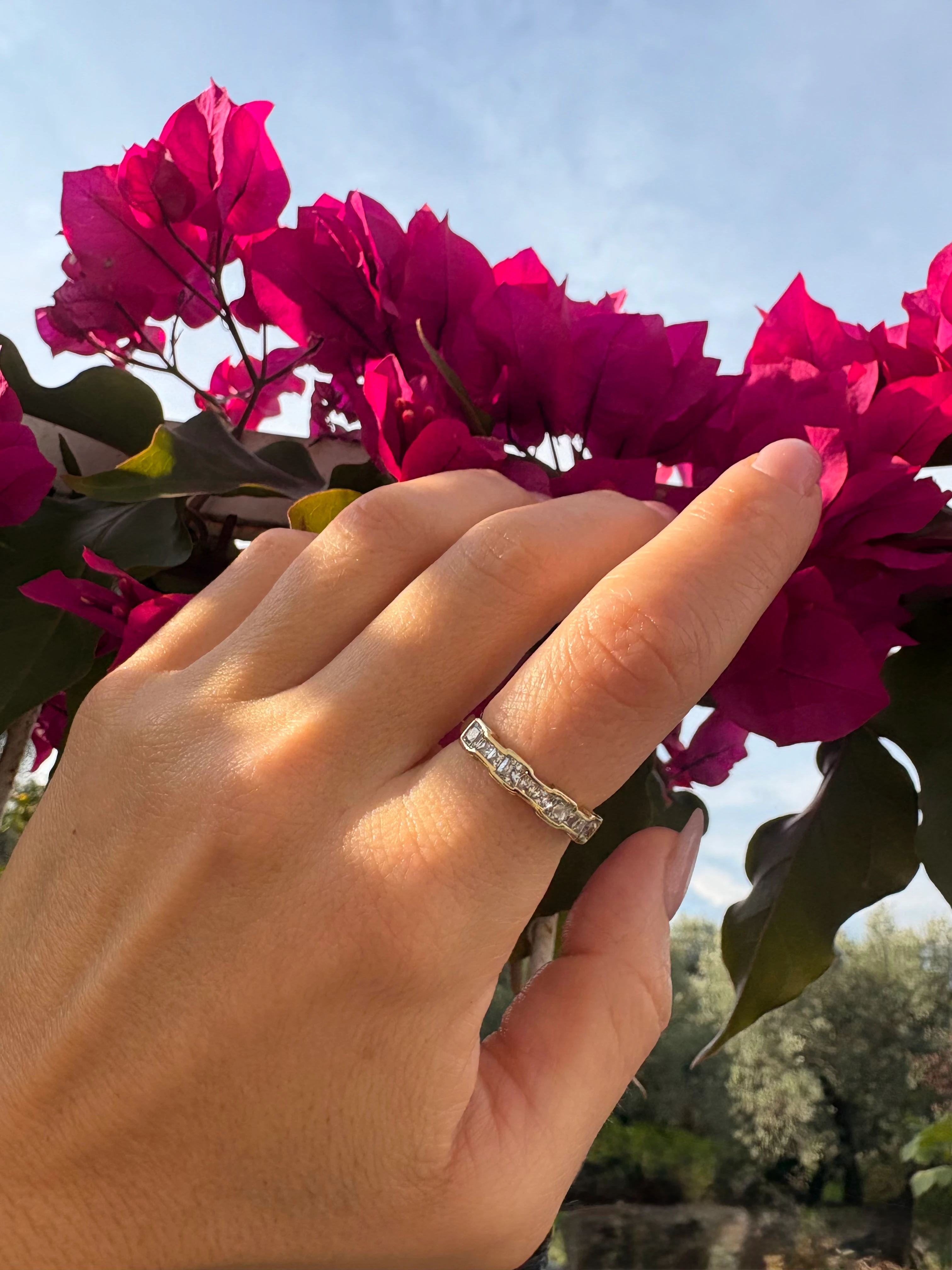 Kare Taşlı Yarım Suyolu Yüzük