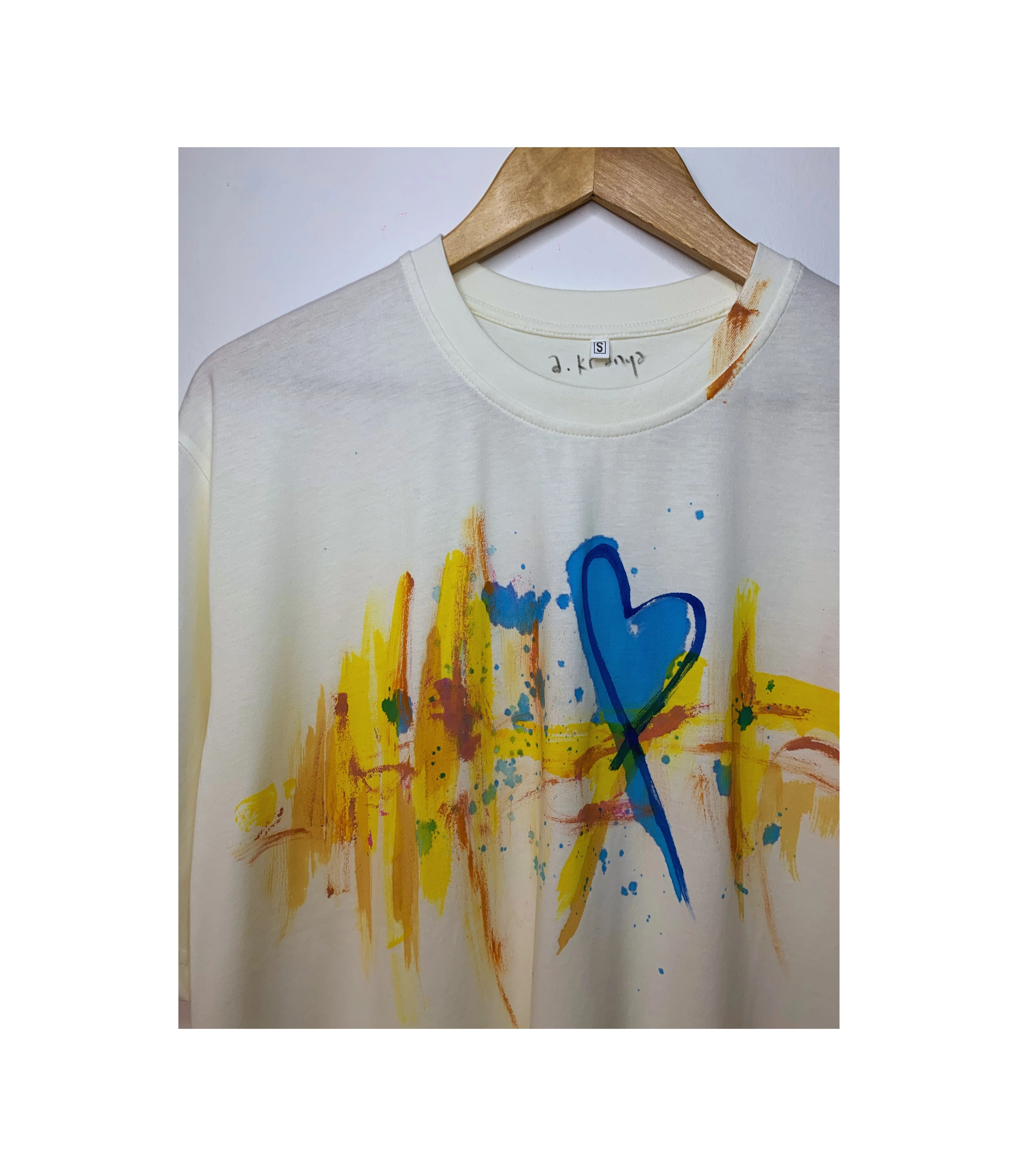 blue heart on my heart // tshirt
