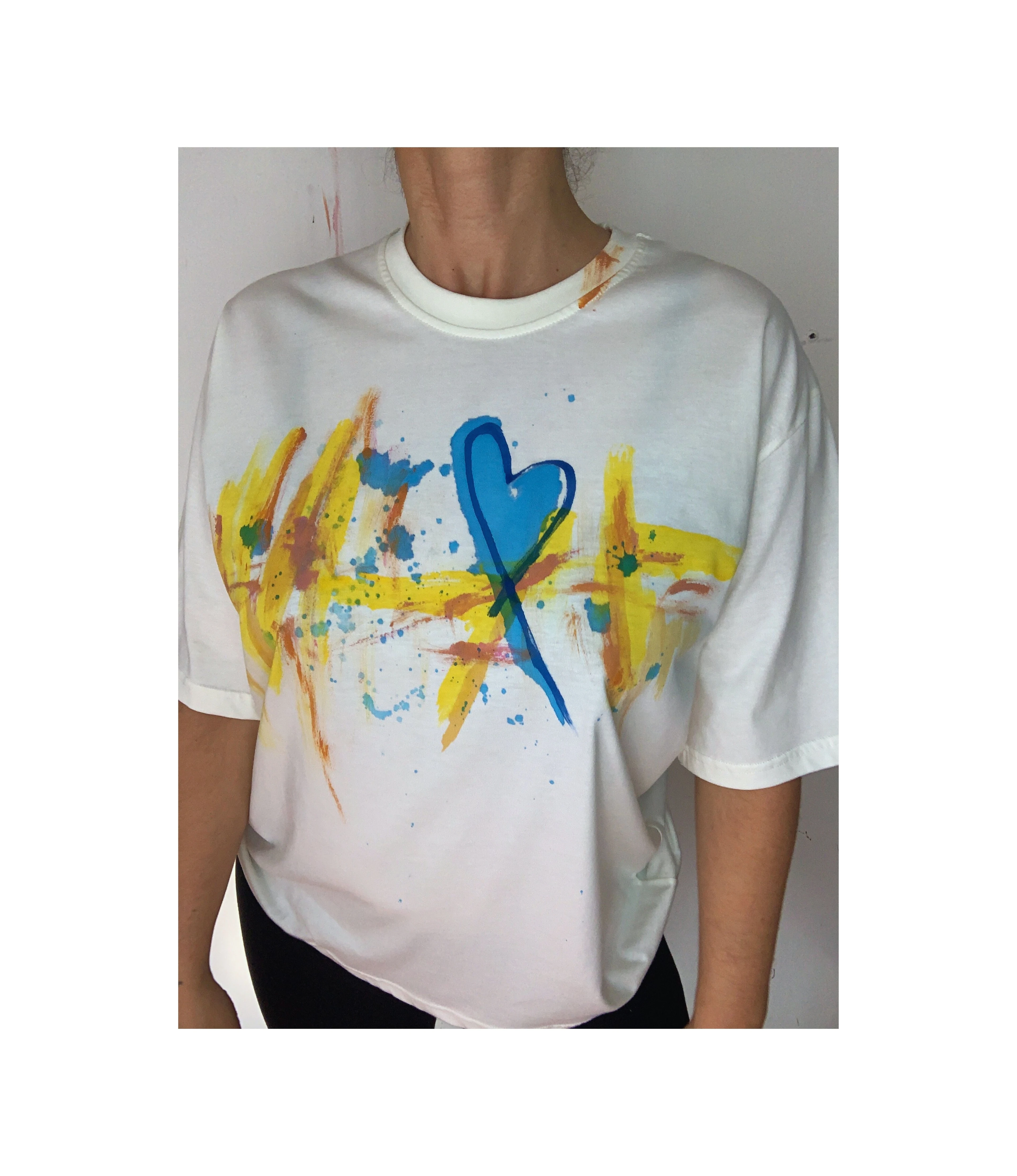 blue heart on my heart // tshirt