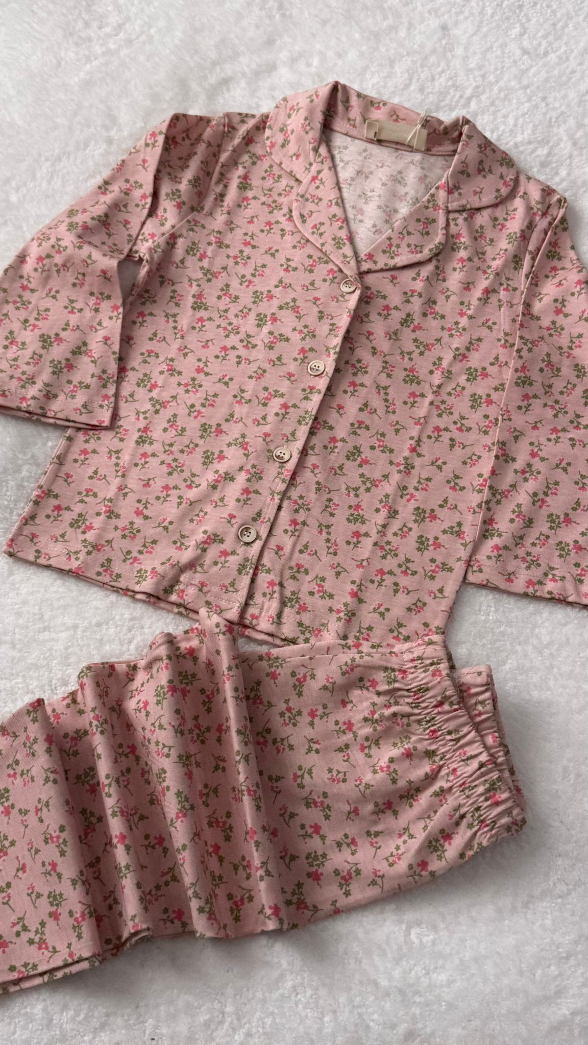 YAKALI PEMBE ÇİÇEKLİ PİJAMA TAKIMI