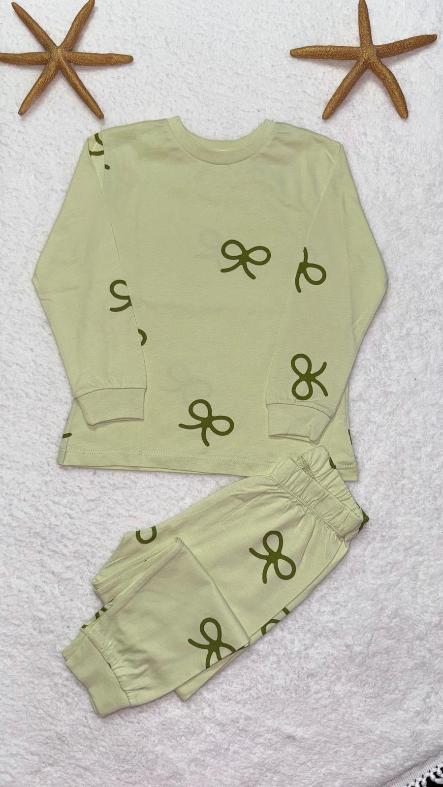 YEŞİL FİYONKLU PİJAMA TAKIMI