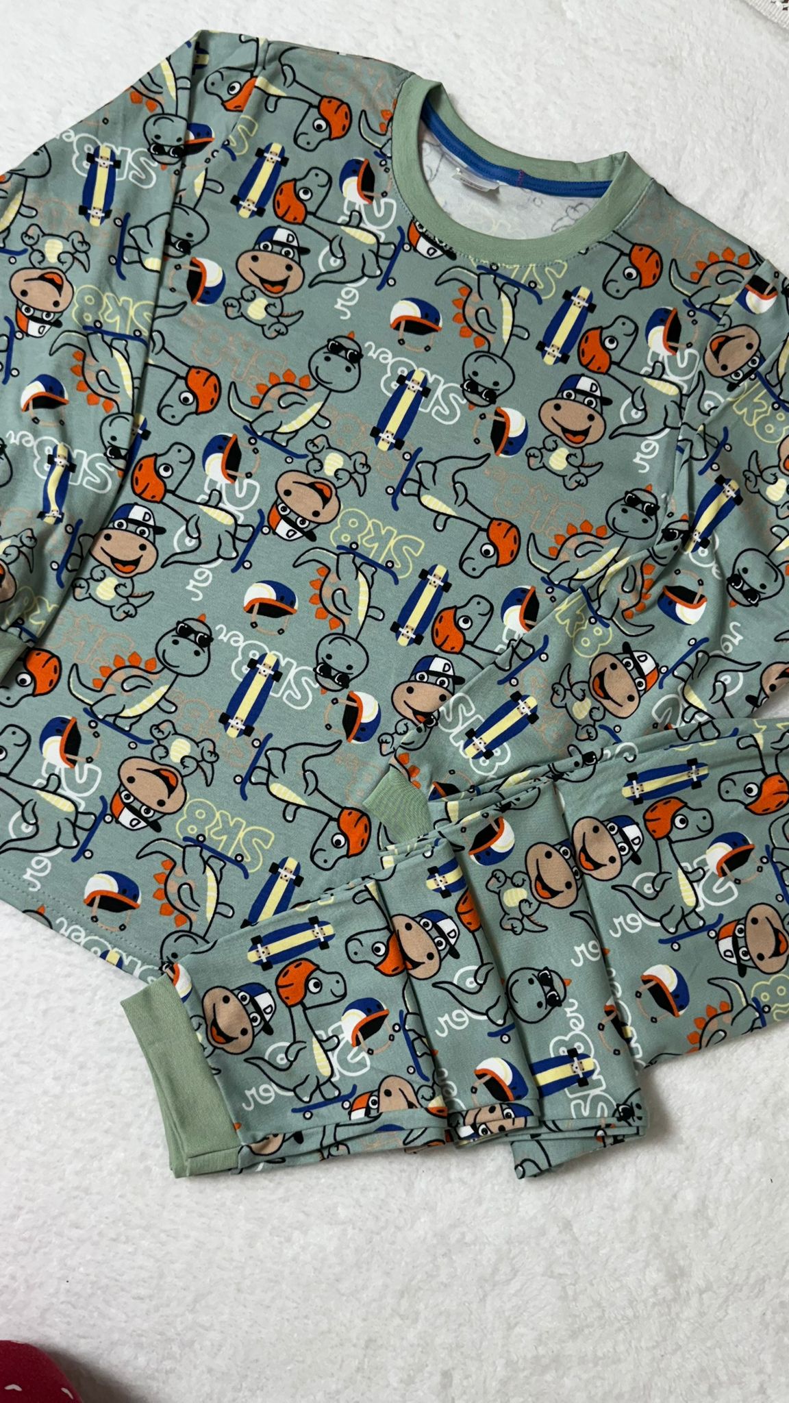 YEŞİL DİNAZORLU PİJAMA TAKIMI