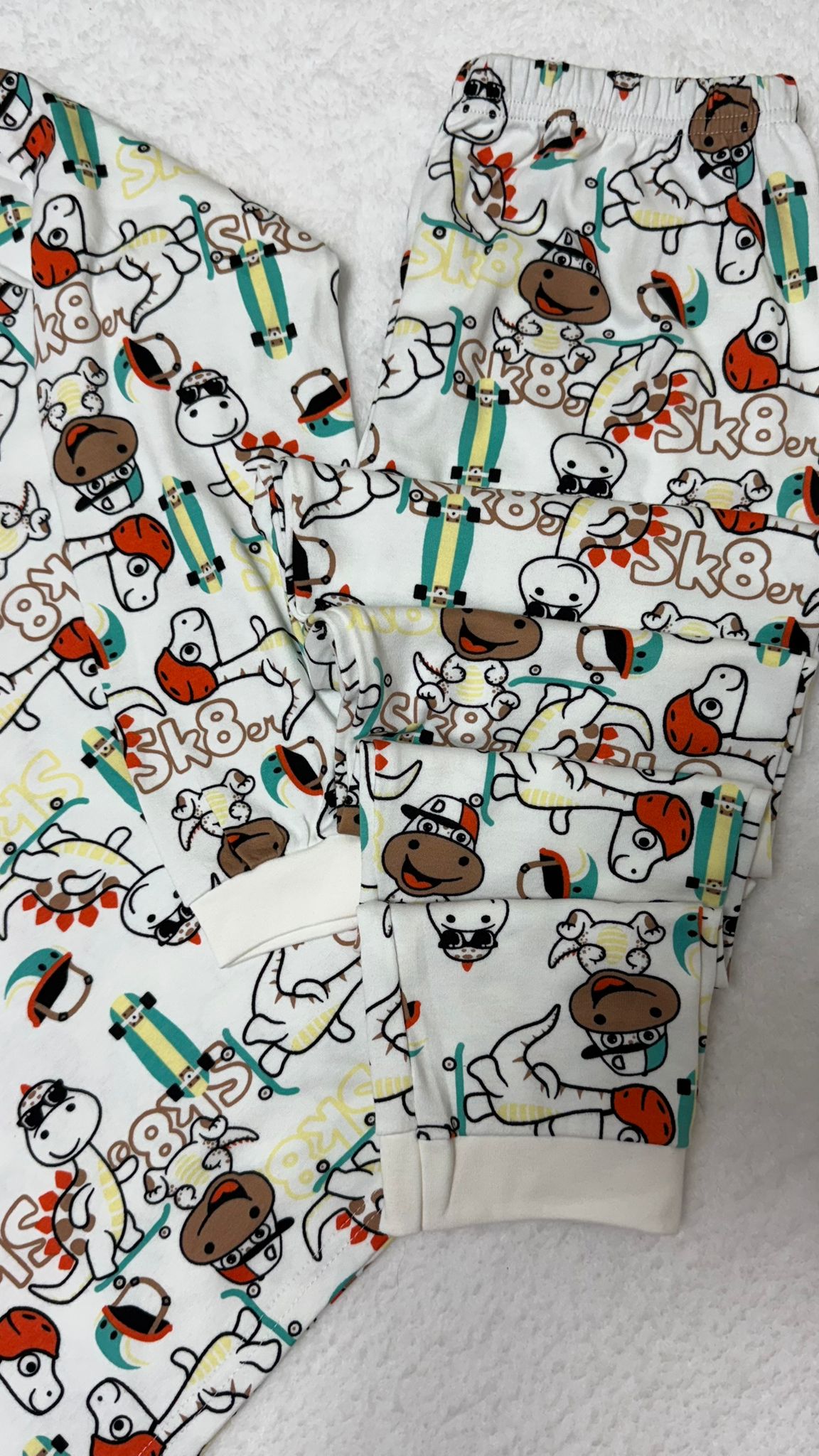 BEYAZ DİNOZORLU PİJAMA TAKIMI
