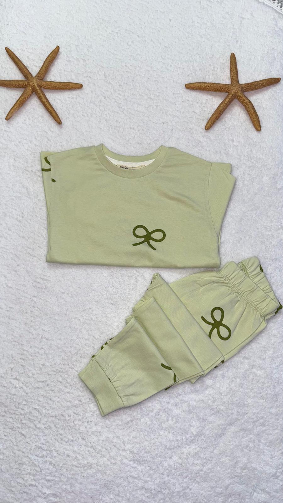 YEŞİL FİYONKLU PİJAMA TAKIMI