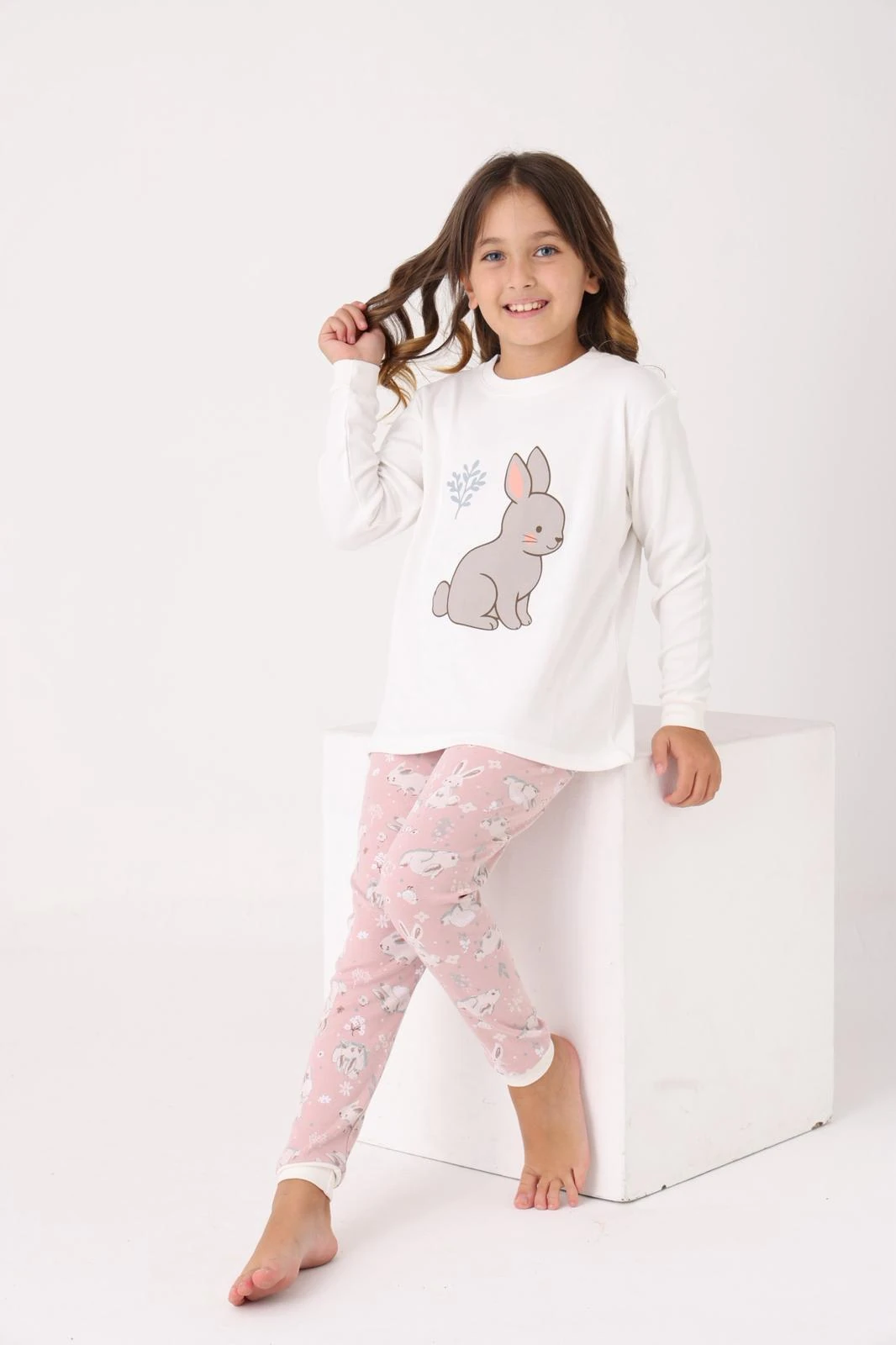 PEMBE TAVŞAN PİJAMA TAKIMI