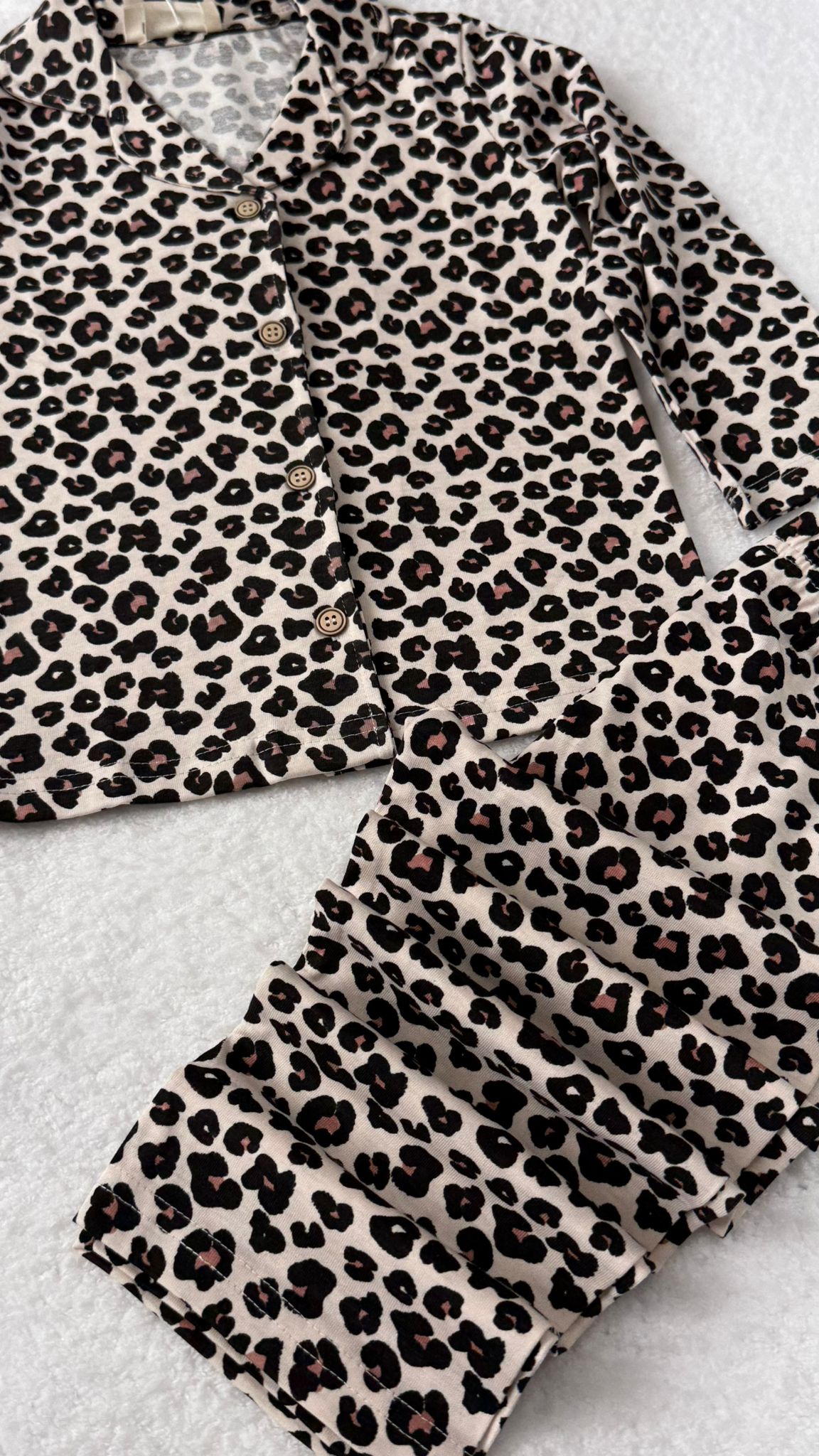 YAKALI LEOPAR PİJAMA TAKIMI