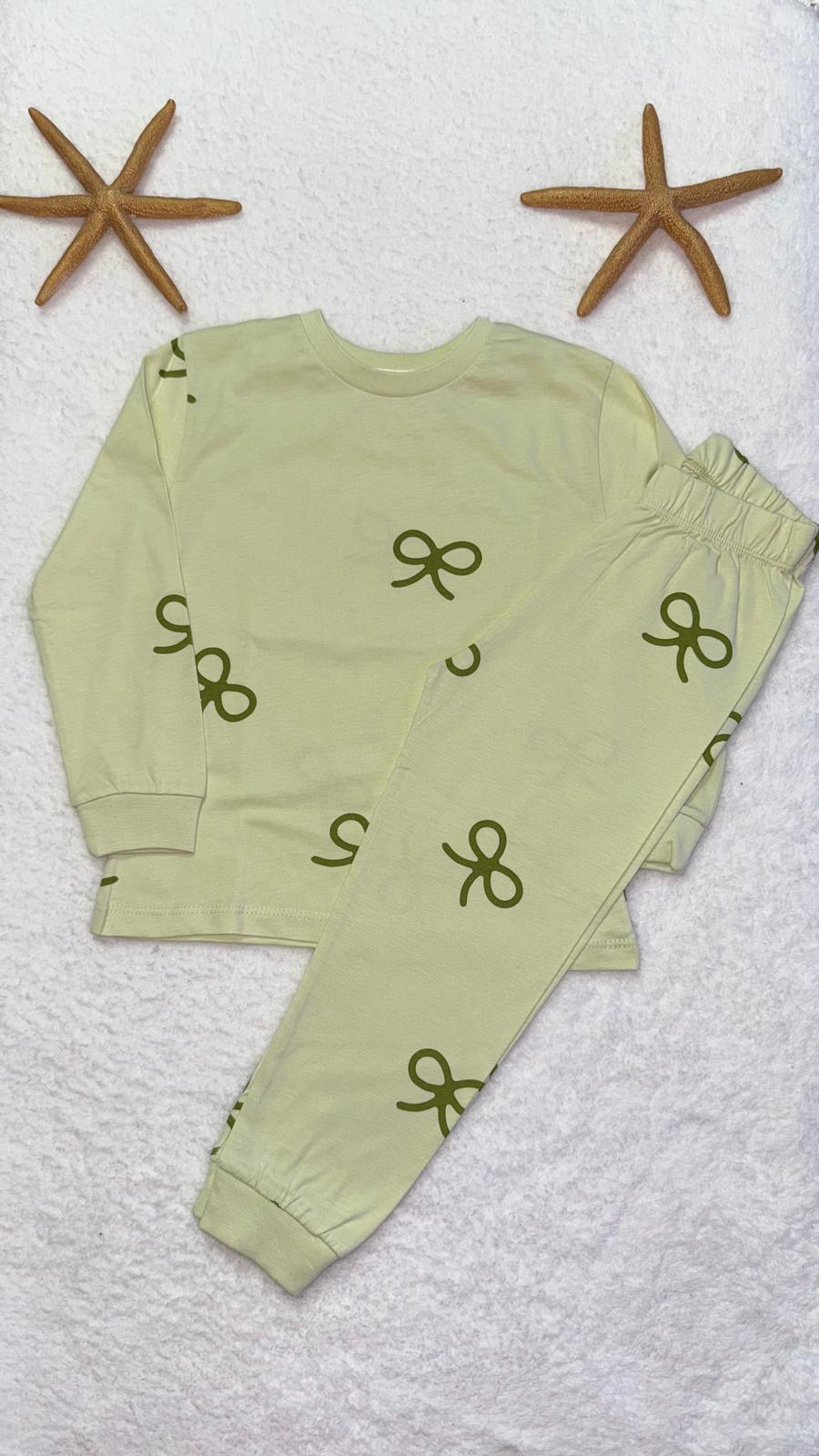 YEŞİL FİYONKLU PİJAMA TAKIMI