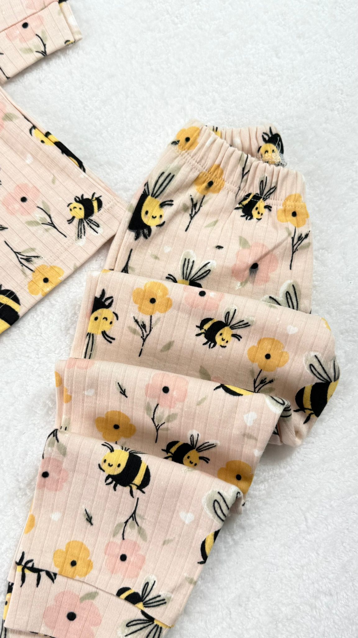 ARI VE ÇİÇEKLİ PİJAMA