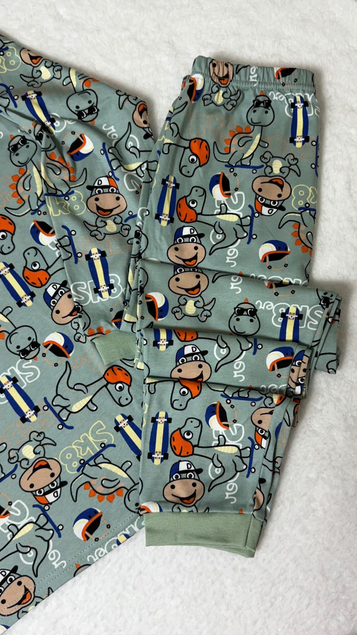 YEŞİL DİNAZORLU PİJAMA TAKIMI