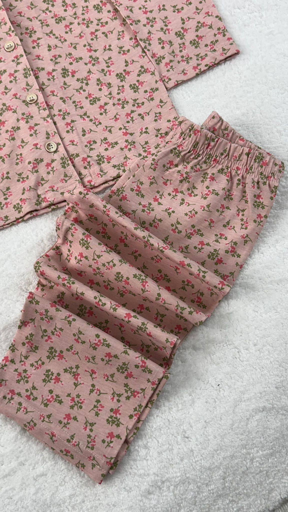 YAKALI PEMBE ÇİÇEKLİ PİJAMA TAKIMI