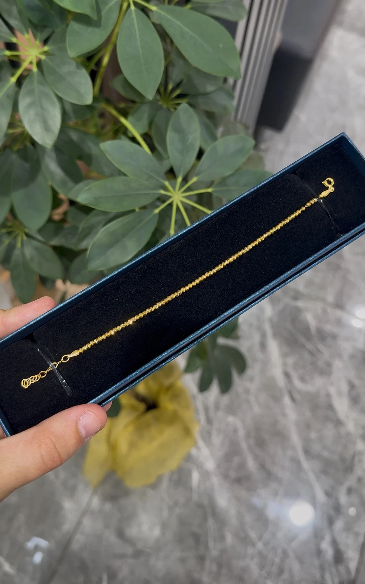 925 Ayar Gümüş Üzeri 22 Ayar Altın Kaplama Dorika Taşlı İnce Bileklik