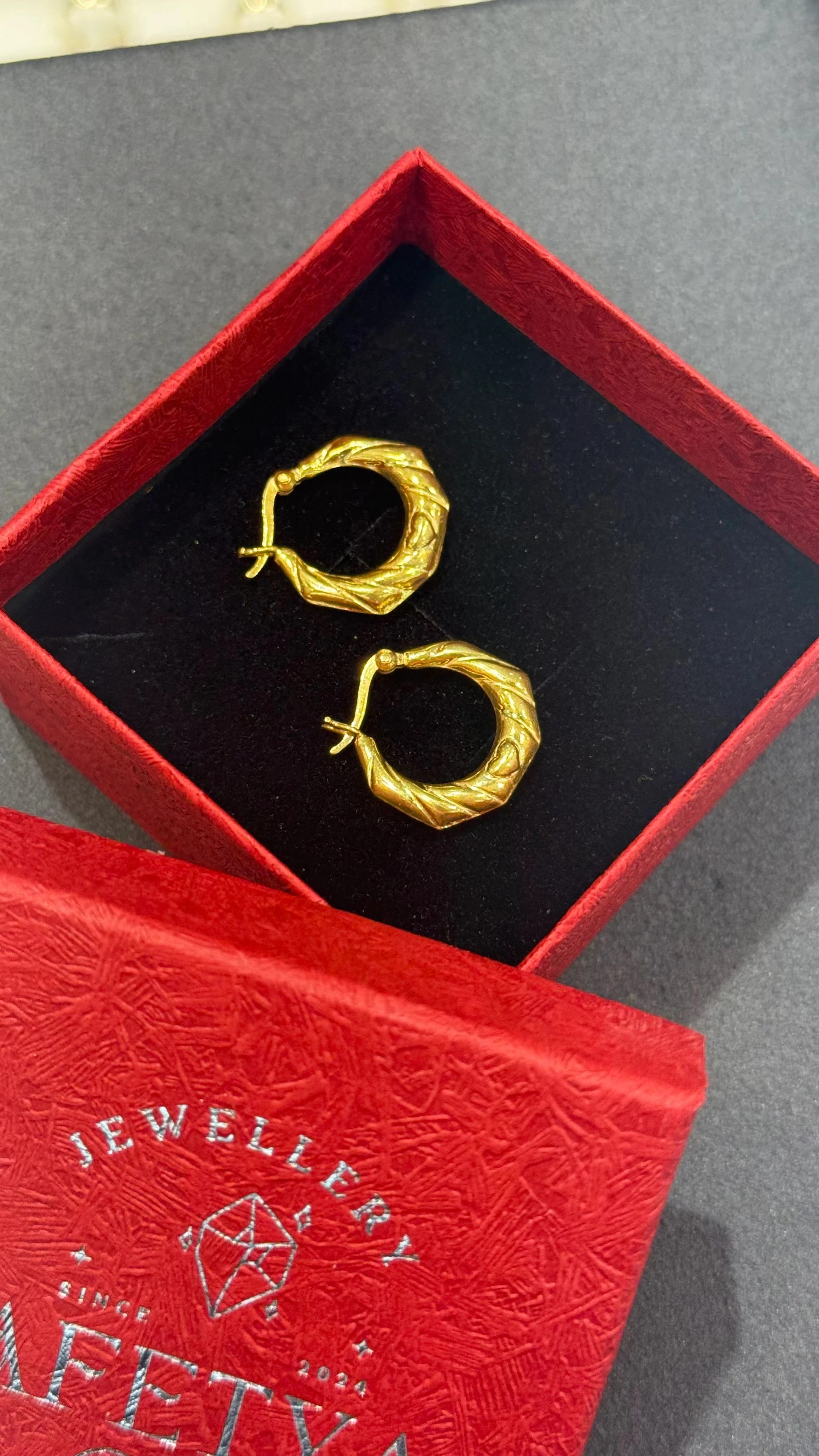 925 Ayar Gümüş Üzeri Altın Kaplama İstiridye Model Halka Küpe