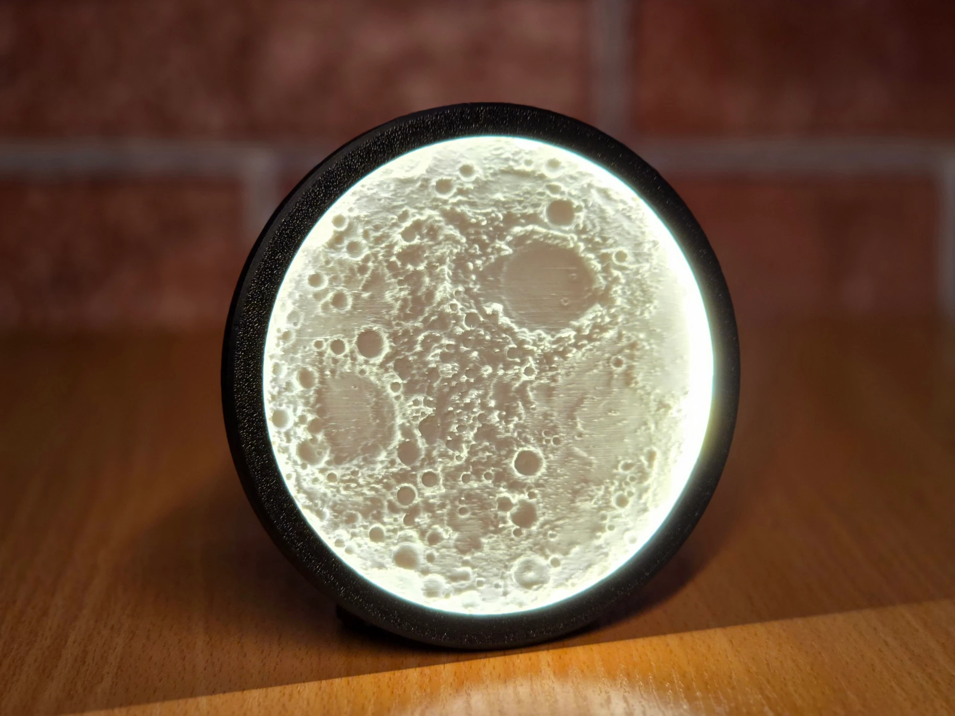 AY GÖRÜNÜMLÜ GECE LAMBASI 