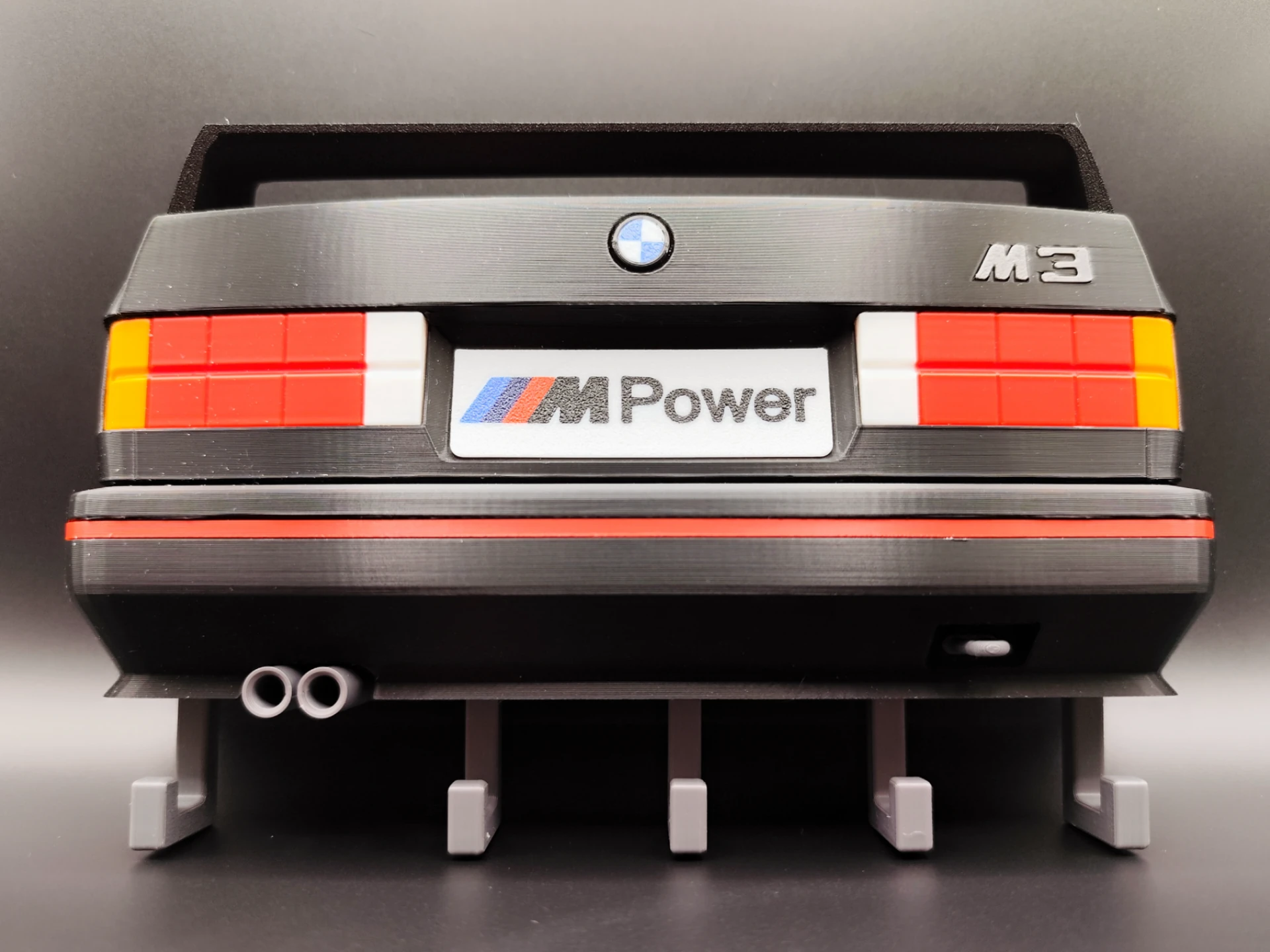 BMW E30 M3 DUVARA MOTAJ ANAHTARLIK