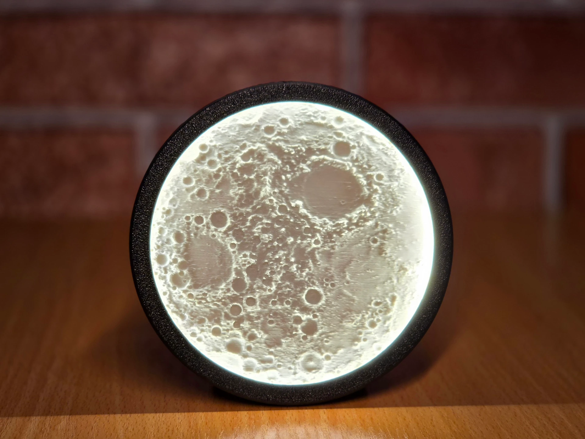 AY GÖRÜNÜMLÜ GECE LAMBASI 