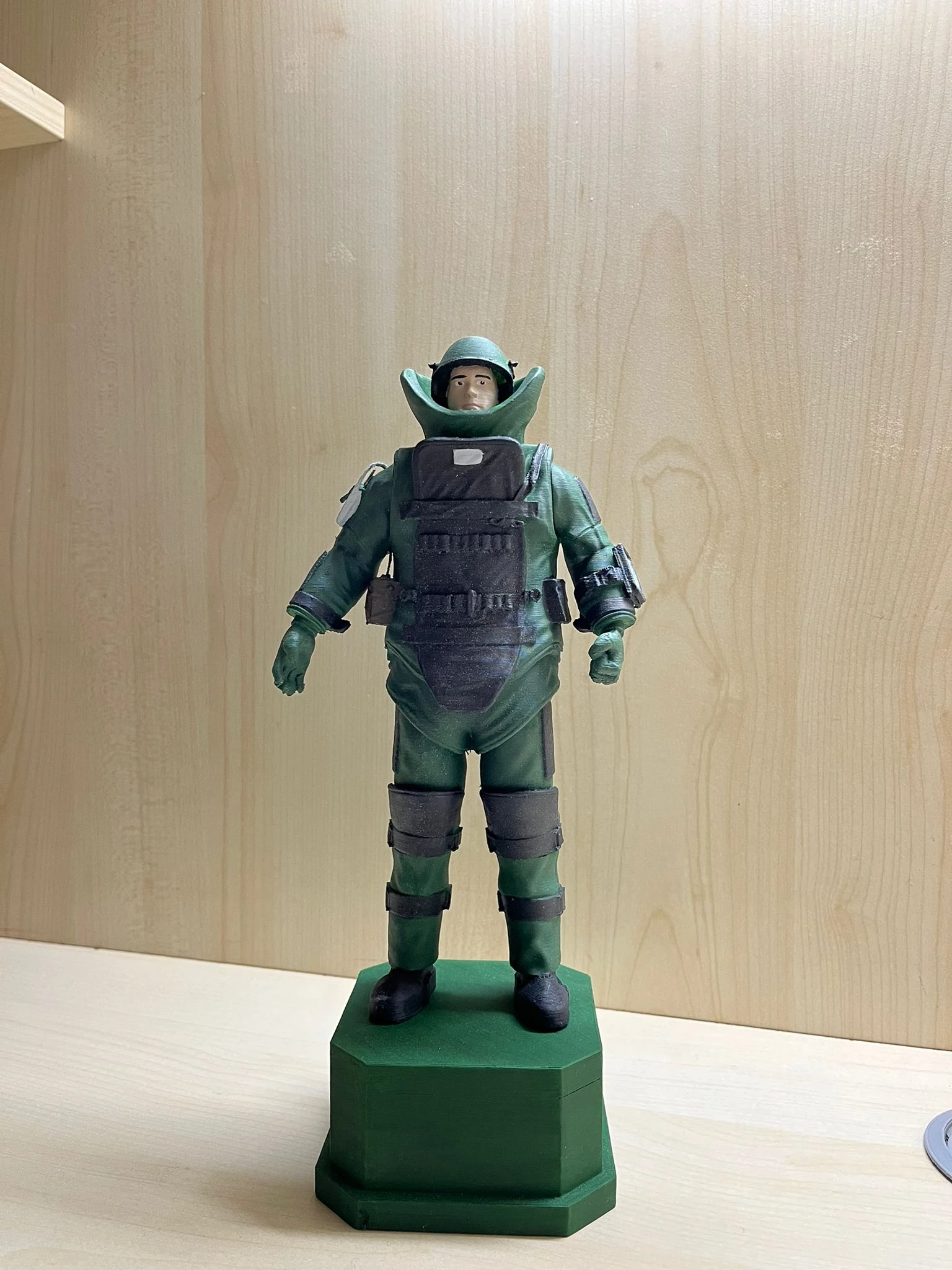 3D BOMBA İMHA UZMANI FİGÜR