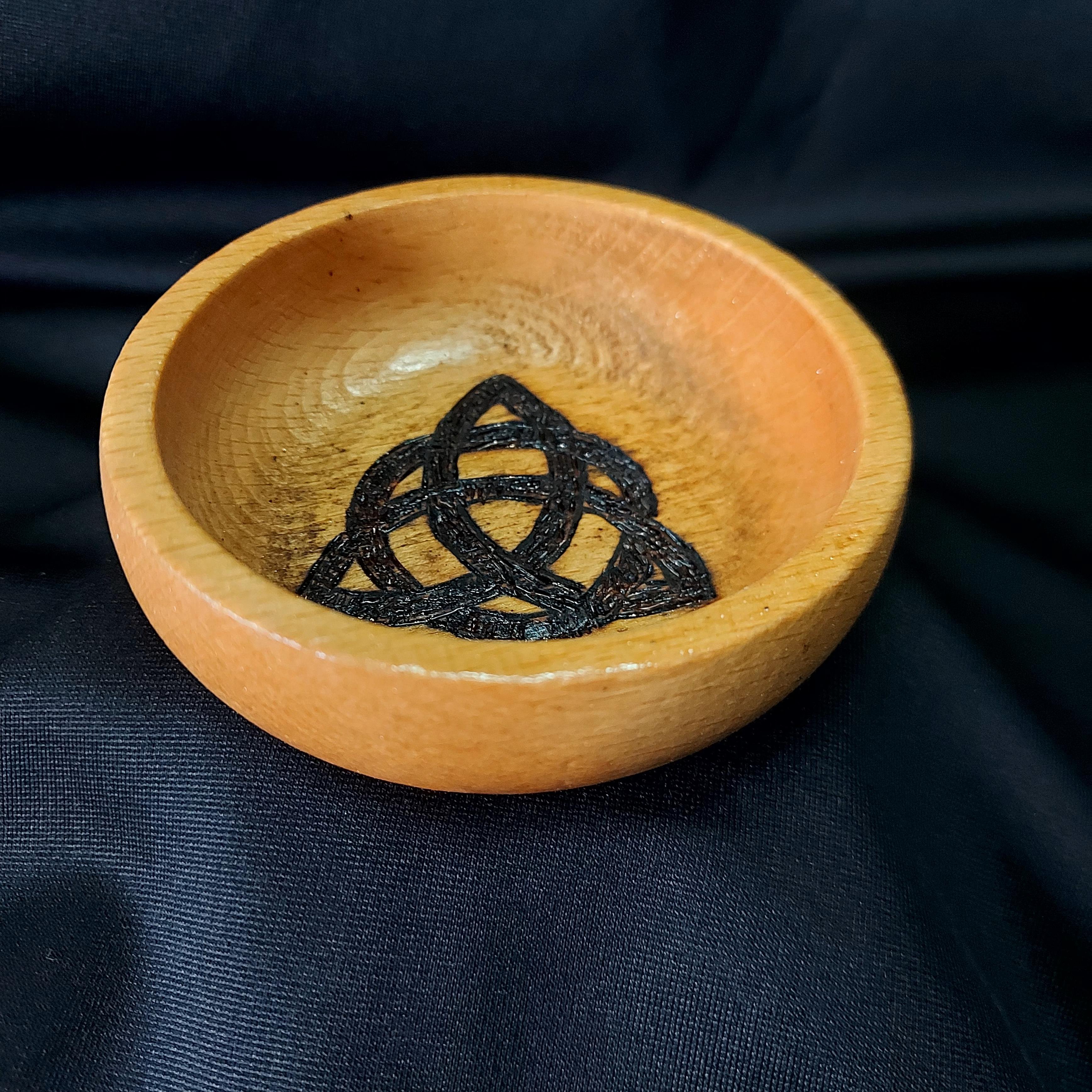 Doğal Ahşap Yakma Triquetra Altar Kasesi