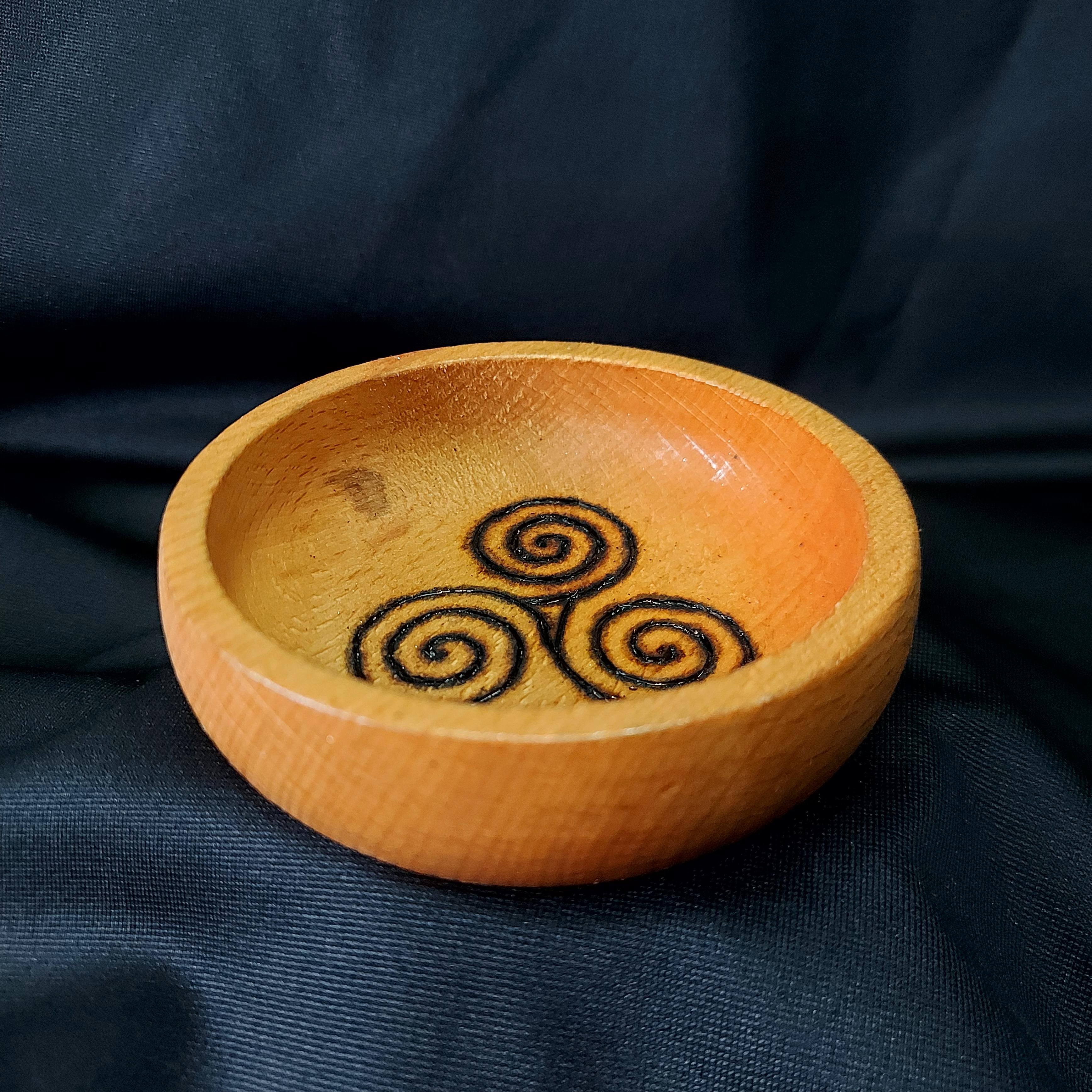 Doğal Ahşap Yakma Triskele Altar Kasesi