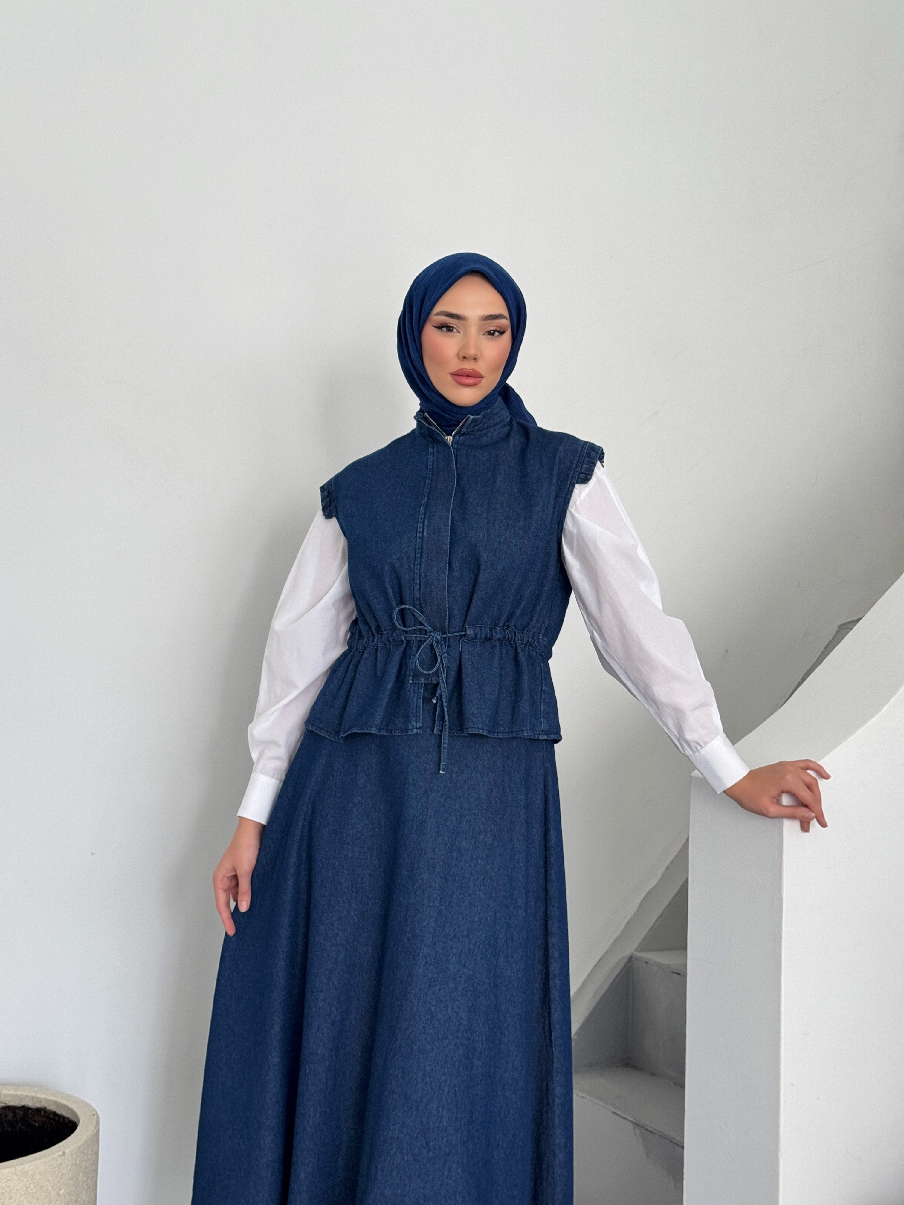 Denim yelekli etek takım
