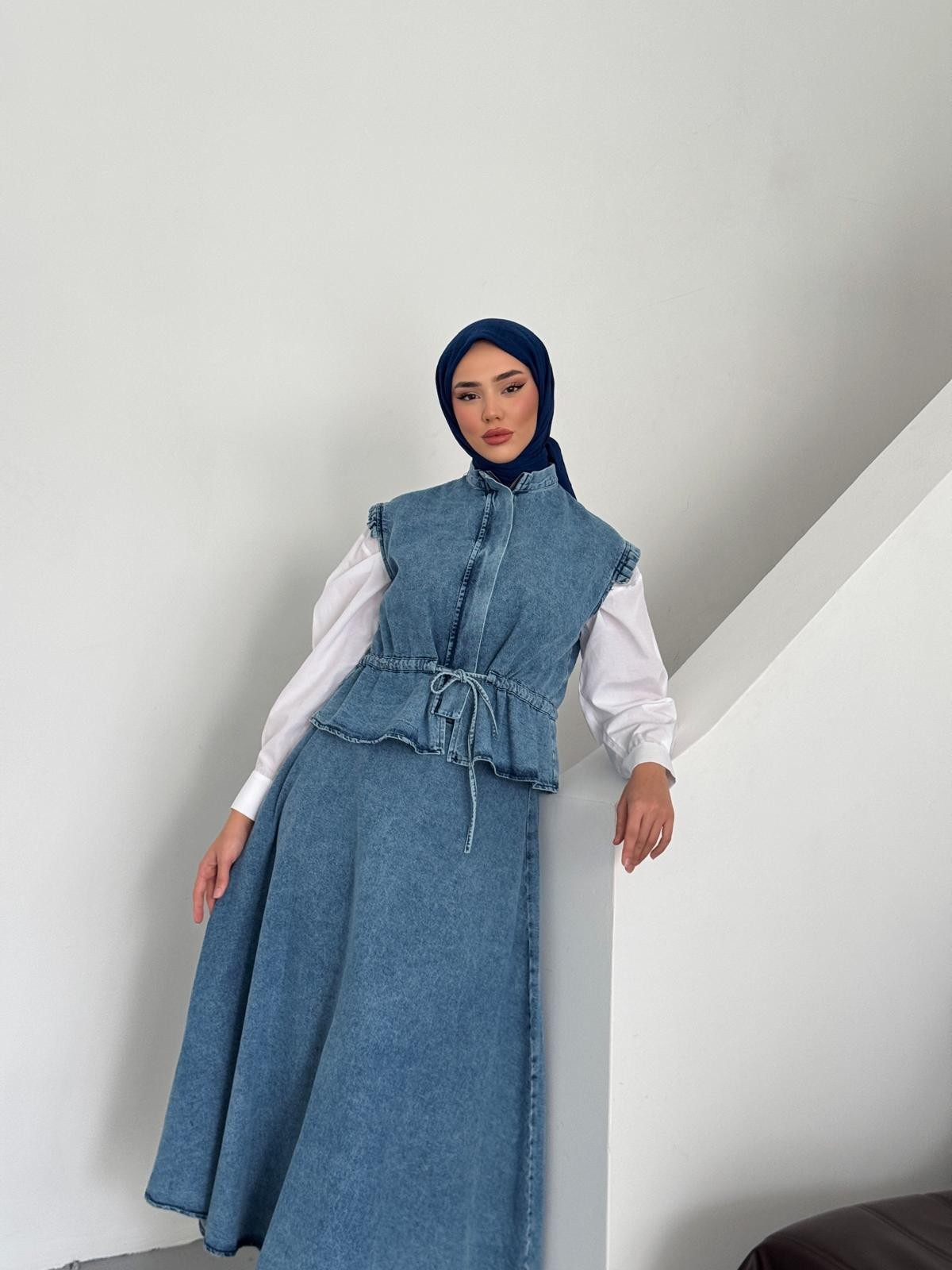 Denim yelekli etek takım