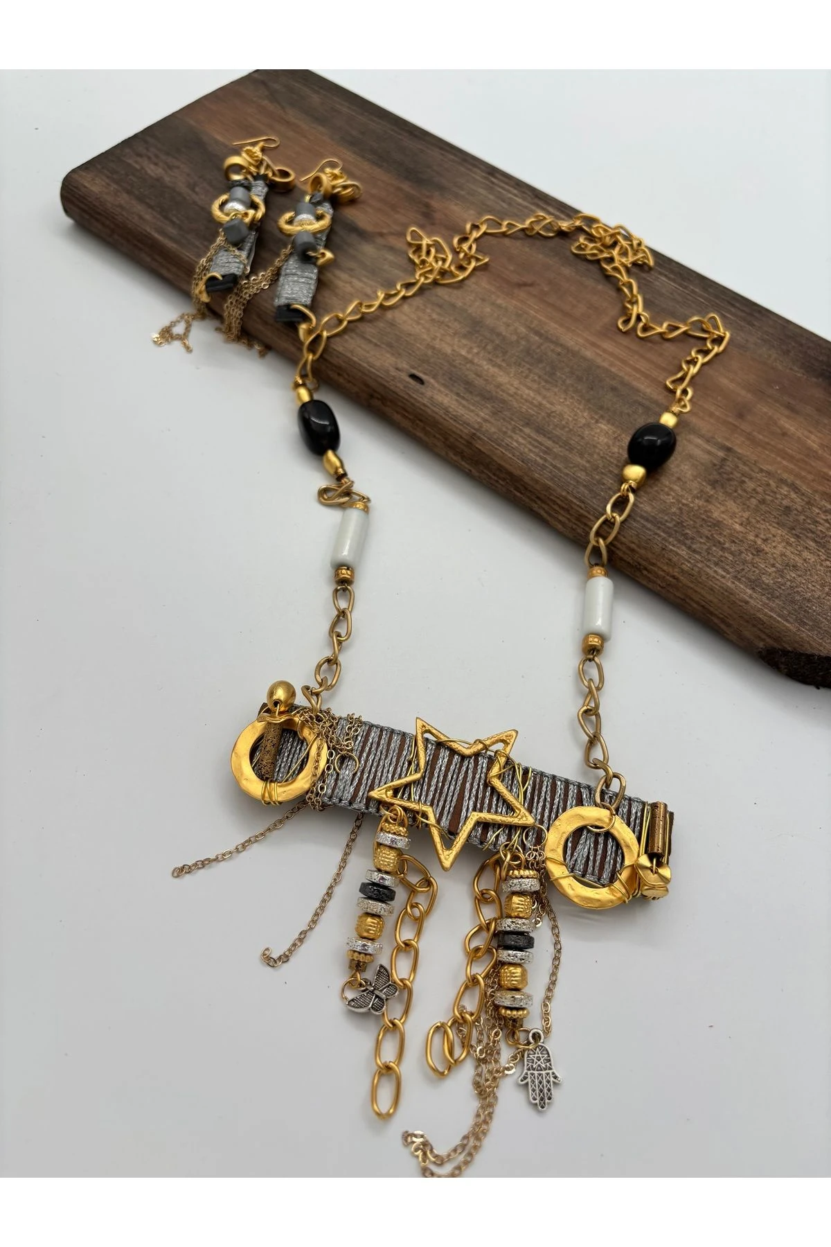 Gri Altın Yıldızlı Kolye