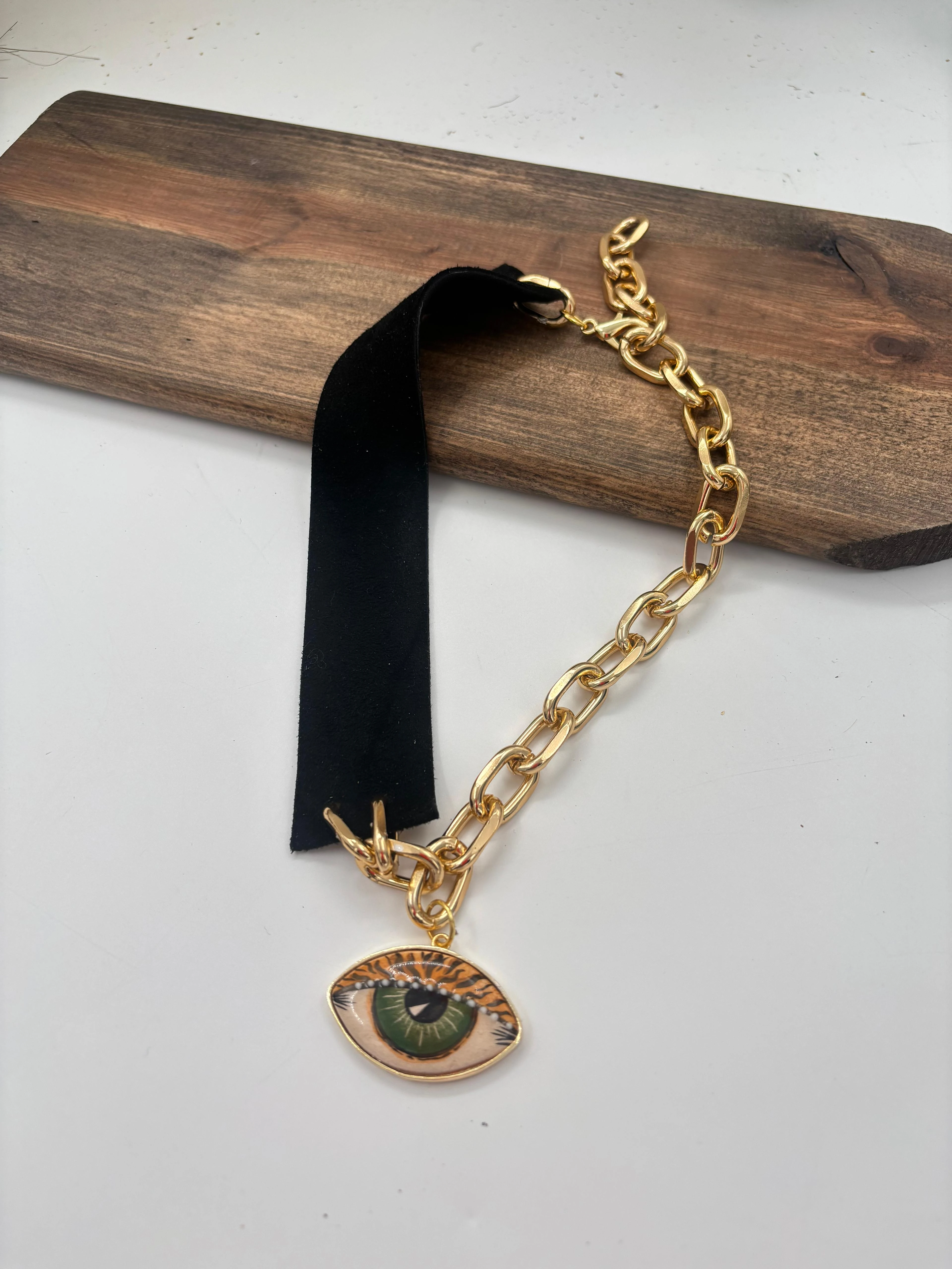 Göz Detaylı Altın Zincir Deri Tasarım Kolye