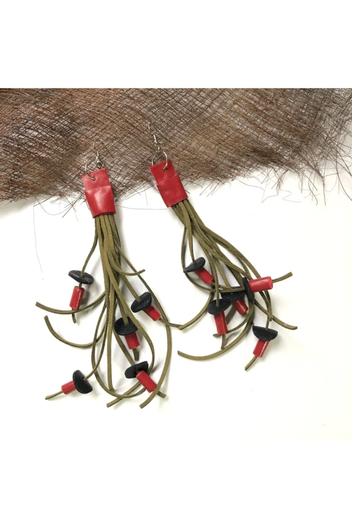 Kırmızı Detaylı Deri Küpe