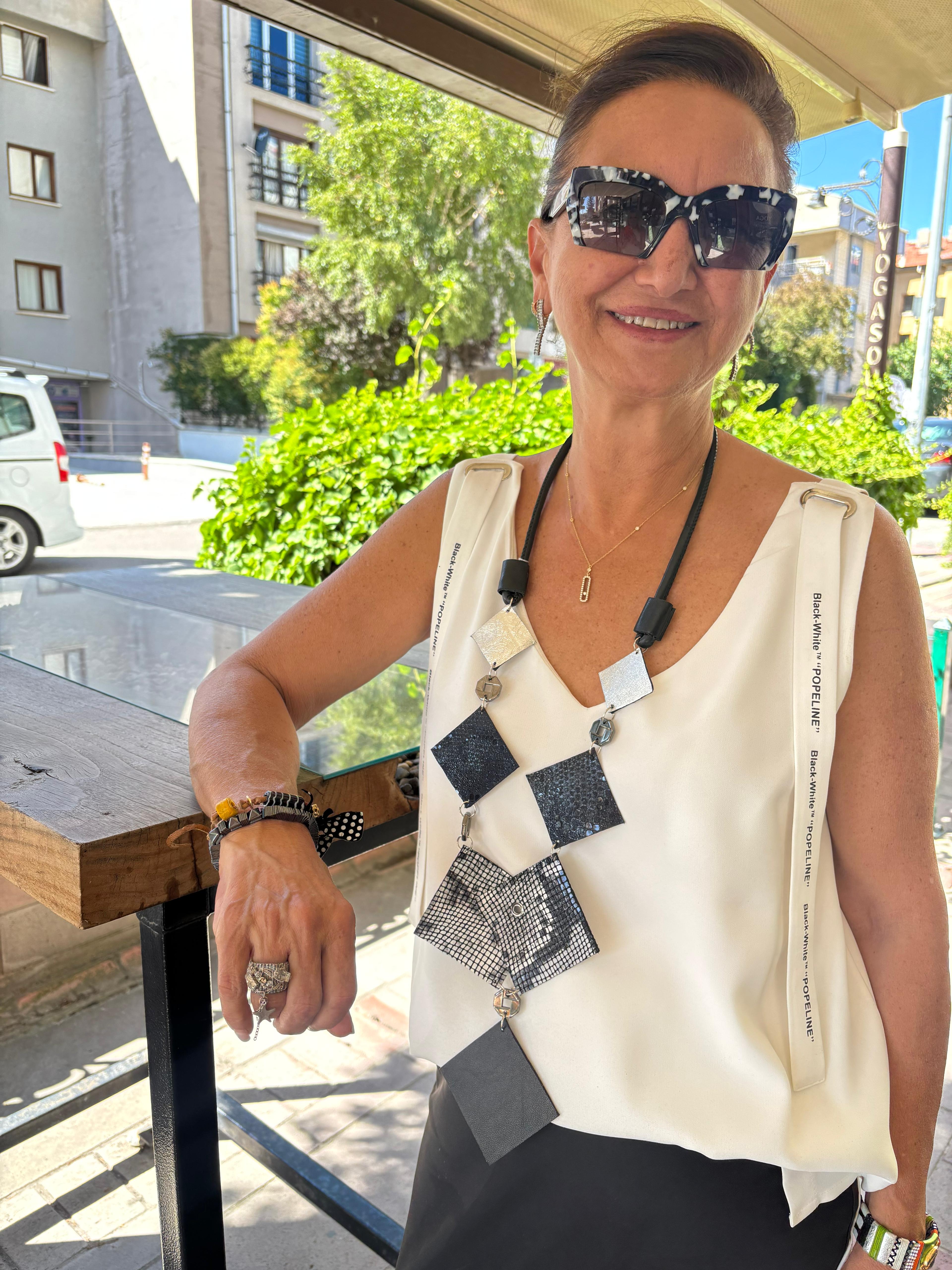 Karo Uzun Deri Kolye