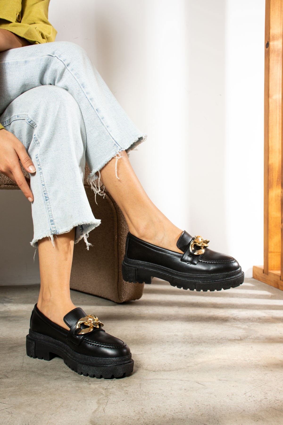 Kadın Loafer Klasik Kalın Tabanlı Zincirli Oval Burunlu Makosen Ayakkabı 400-420-430