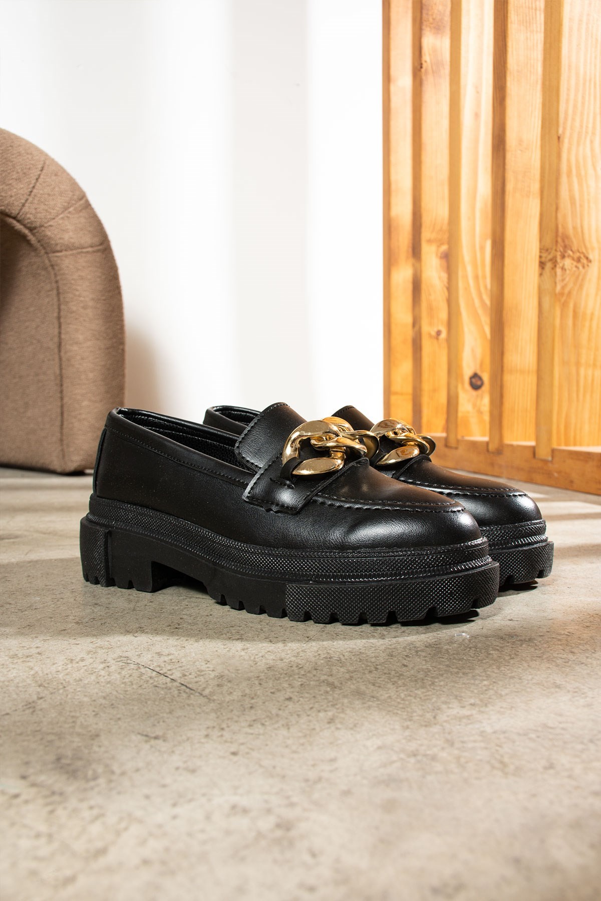 Kadın Loafer Klasik Kalın Tabanlı Zincirli Oval Burunlu Makosen Ayakkabı 400-420-430