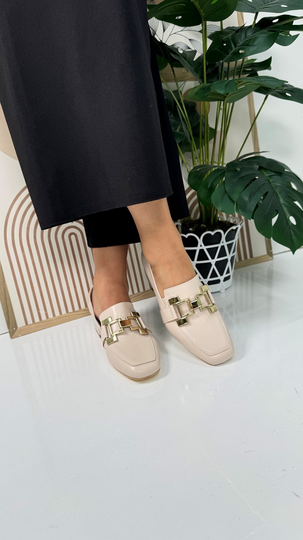 Günlük Kadın Loafer Topuklu Toka ve Dikiş Detaylı Bağcıklı Küt Burunlu Ayakkabı 700
