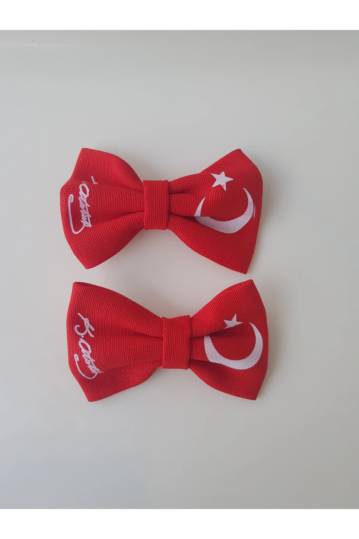 AY YILDIZ VE ATATÜRK İMZALI KIRMIZI TOKA