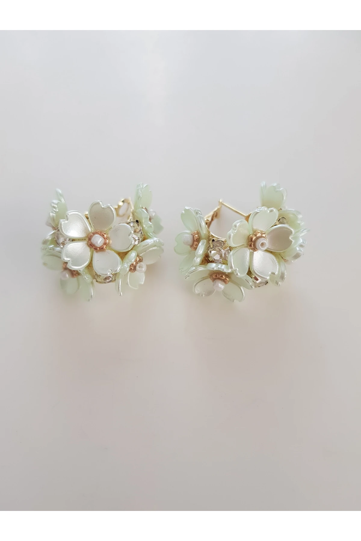 BÜYÜK YEŞİL ÇİÇEK