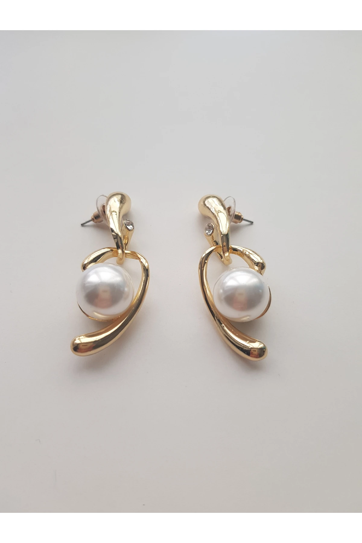 İNCİLİ SARMAL ALTIN KAPLAMA KÜPE