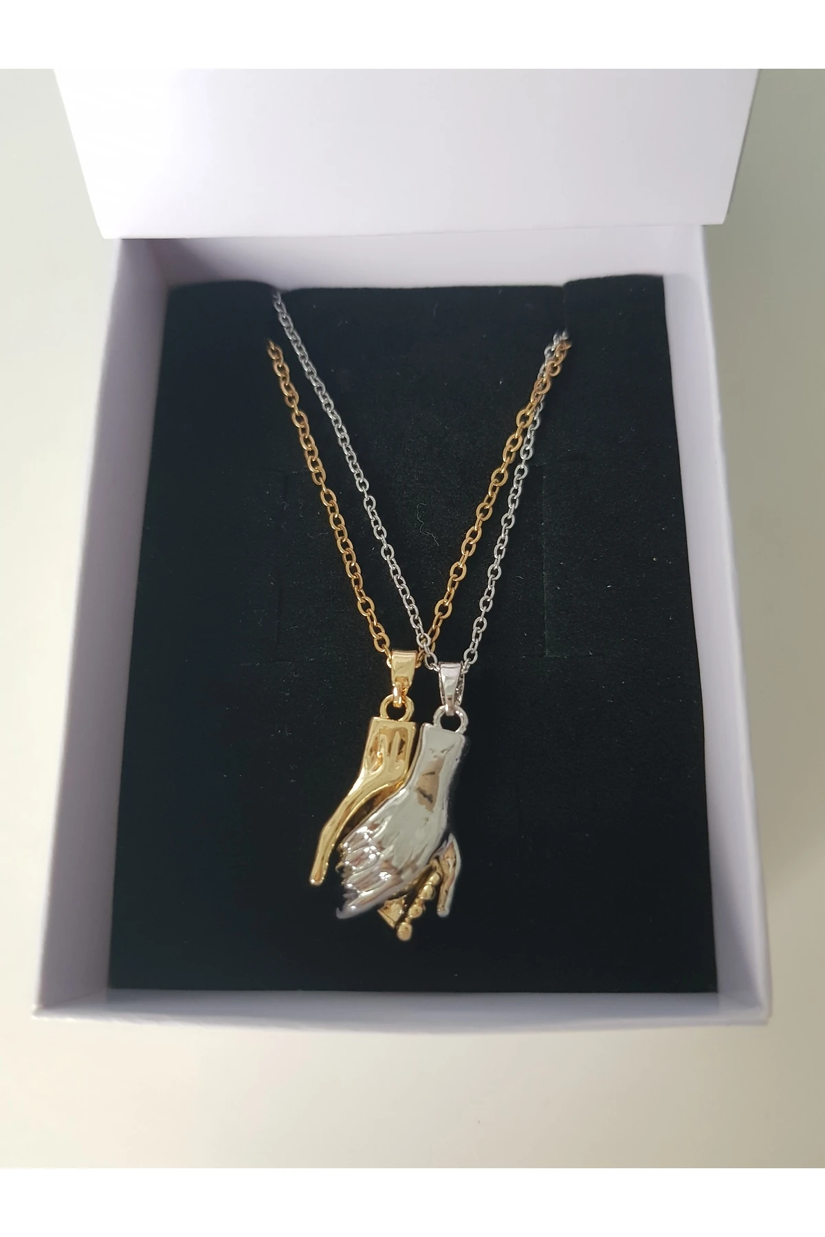 EL ELE SEVGİLİ KOLYESİ