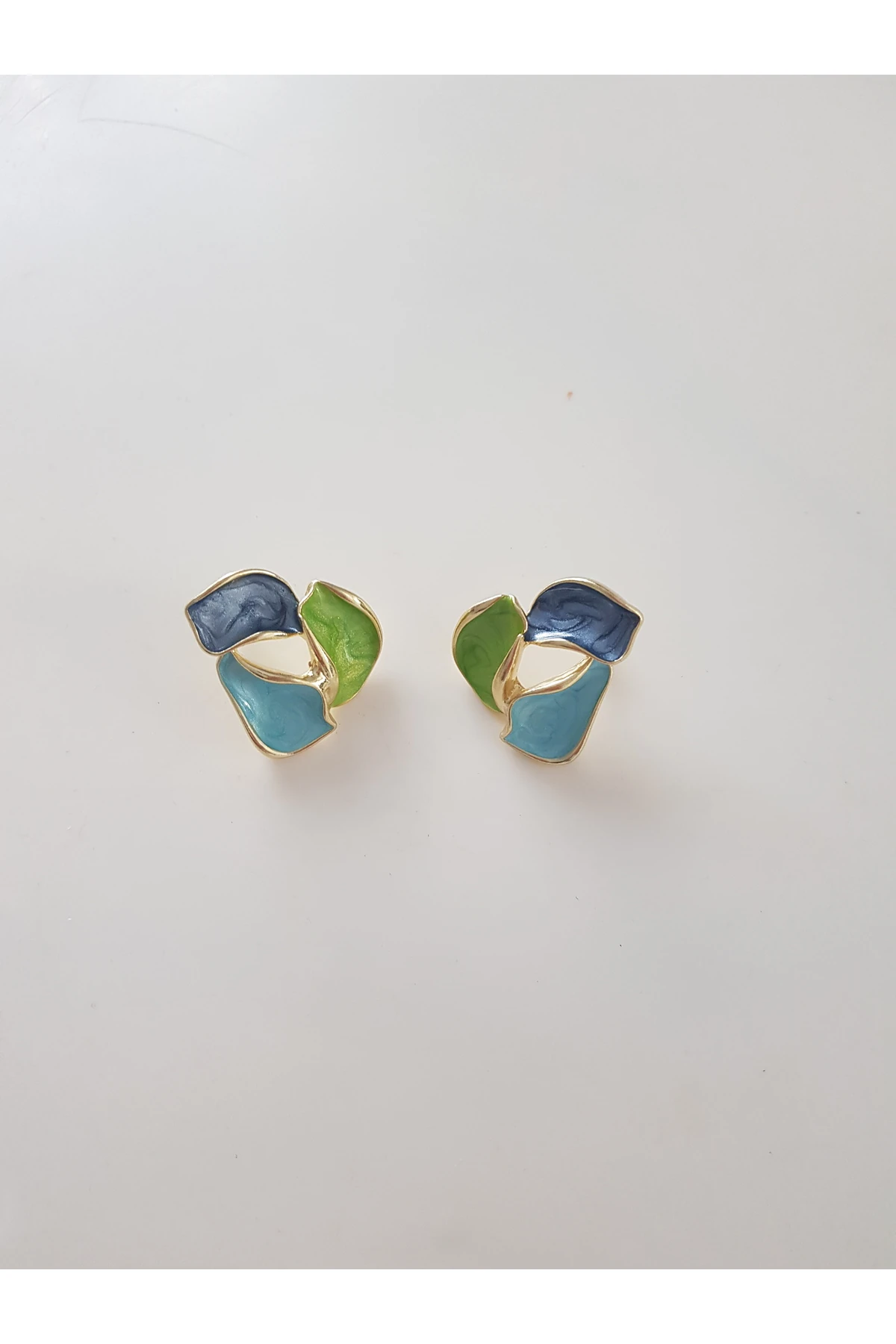 ÜÇ RENKLİ YAPRAK KÜPE