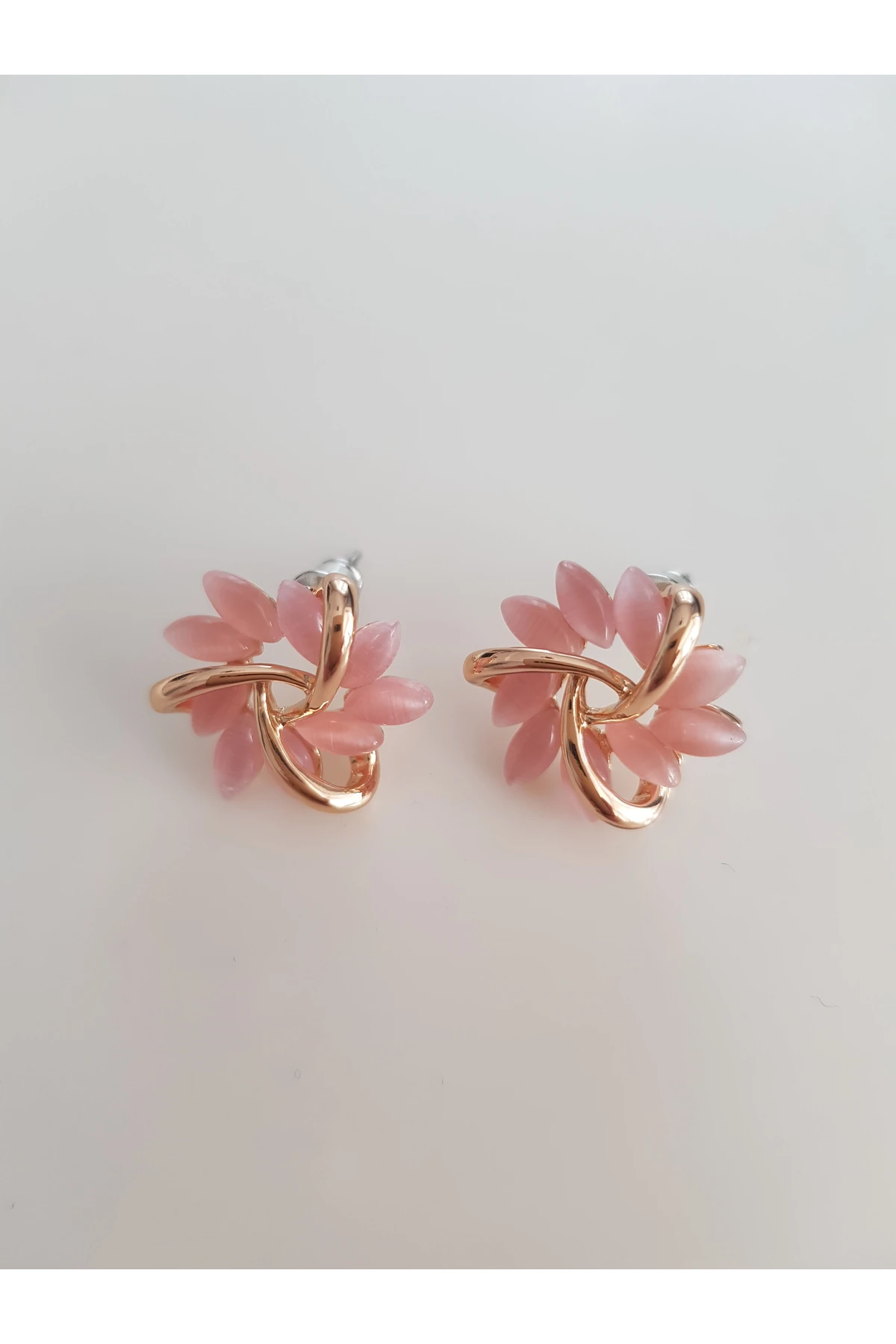 MİNİMAL SARMAL PEMBE KÜPE