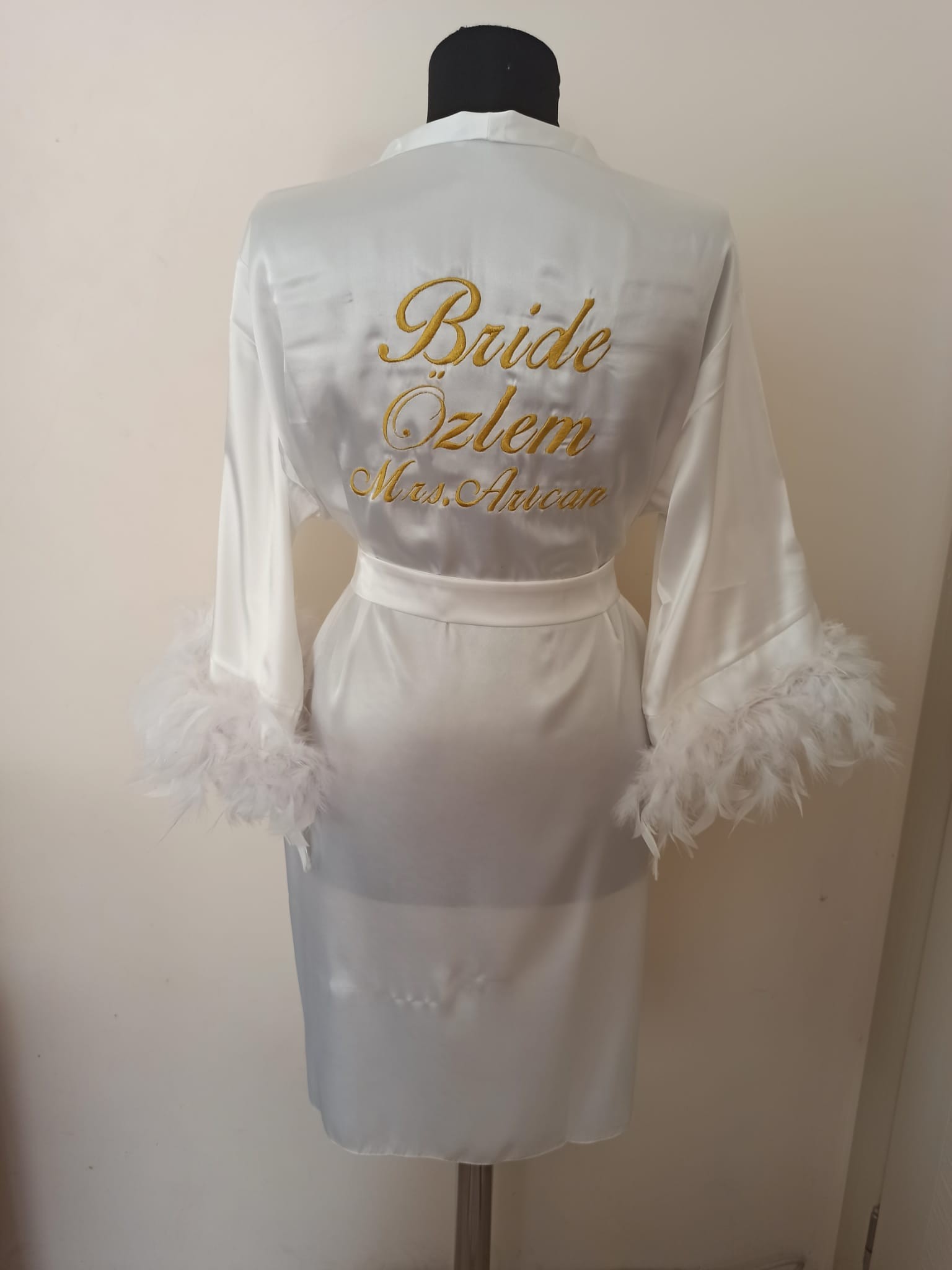 Sabahlık Kolları Tüylü Bride Nakışlı